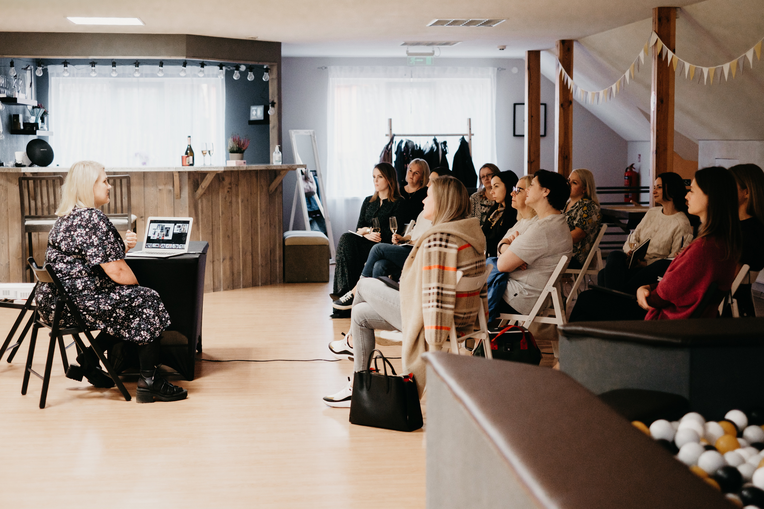 Personīgā stila restarts / Indra Salceviča @ MAZĀ LAPSA - Svētku un rotaļu telpa. Kāzu × Ģimenes notikumu fotografs Edgars Kalniņš
