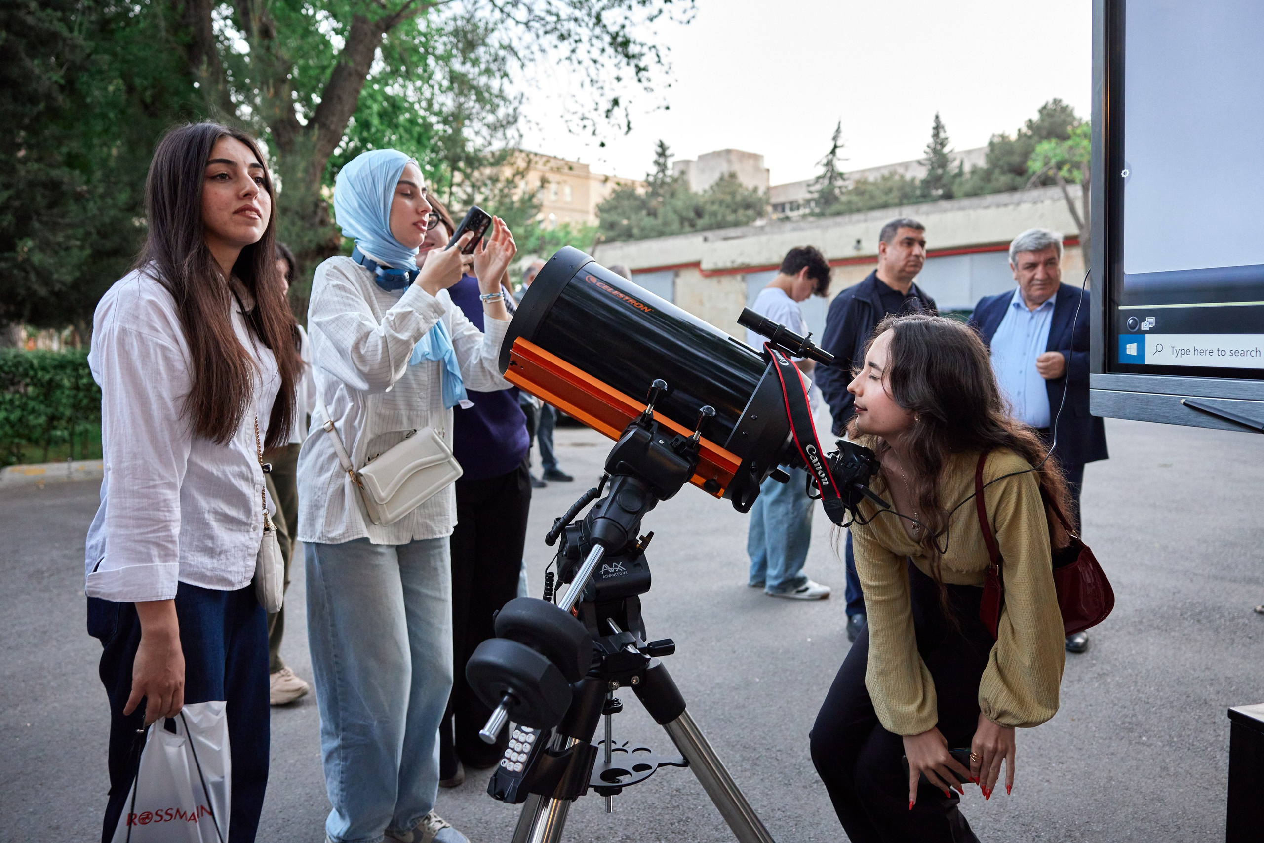 Bakı Dövlət Universitetində müşahidə axşamı. Həvəskar Astronomlar Cəmiyyəti — Astronomy.az