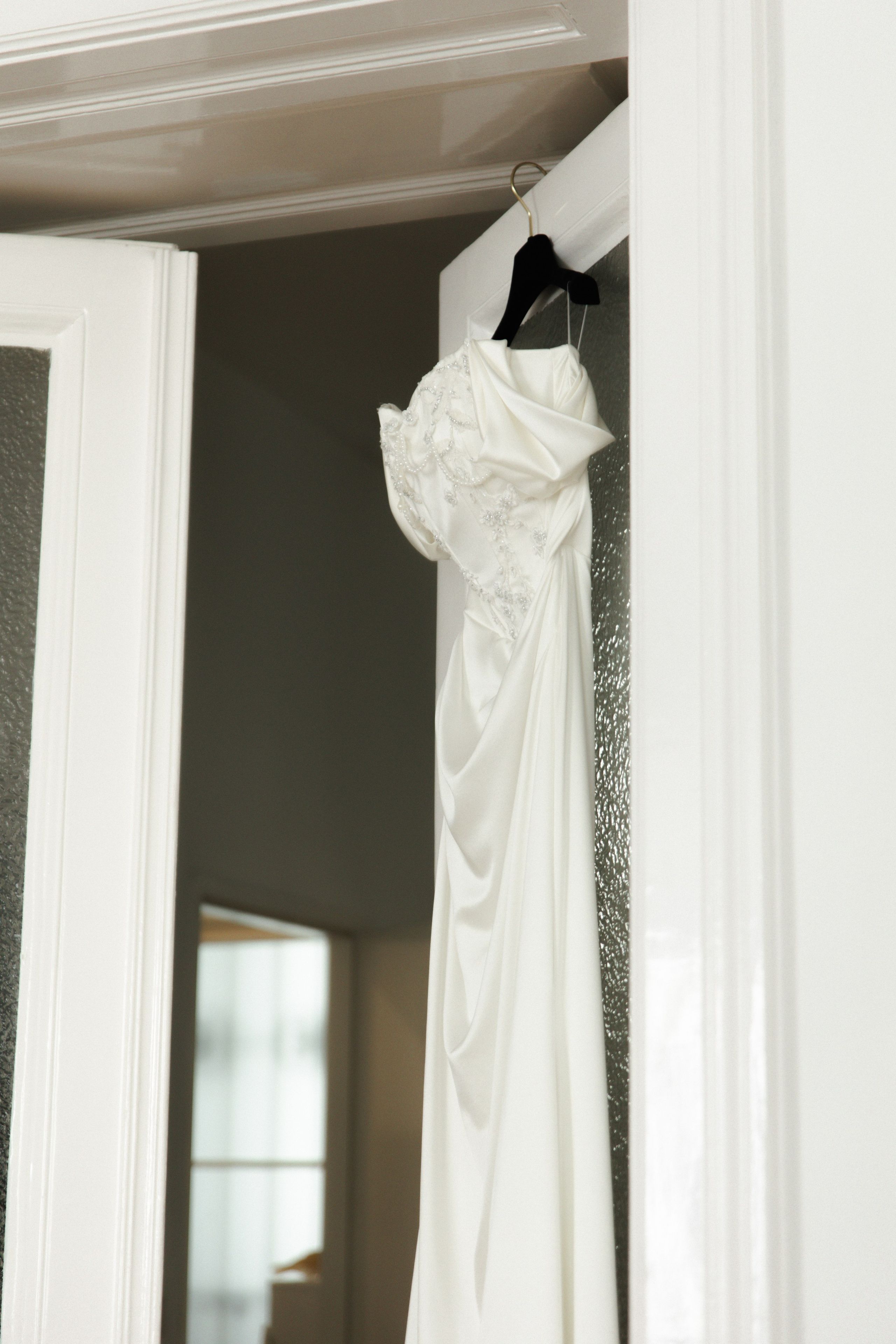 Elegant Castle Wedding in Austria | Alwin & Ruth’s Fairytale Celebration. Wedding photographer and videographer based in Timisoara, Romania