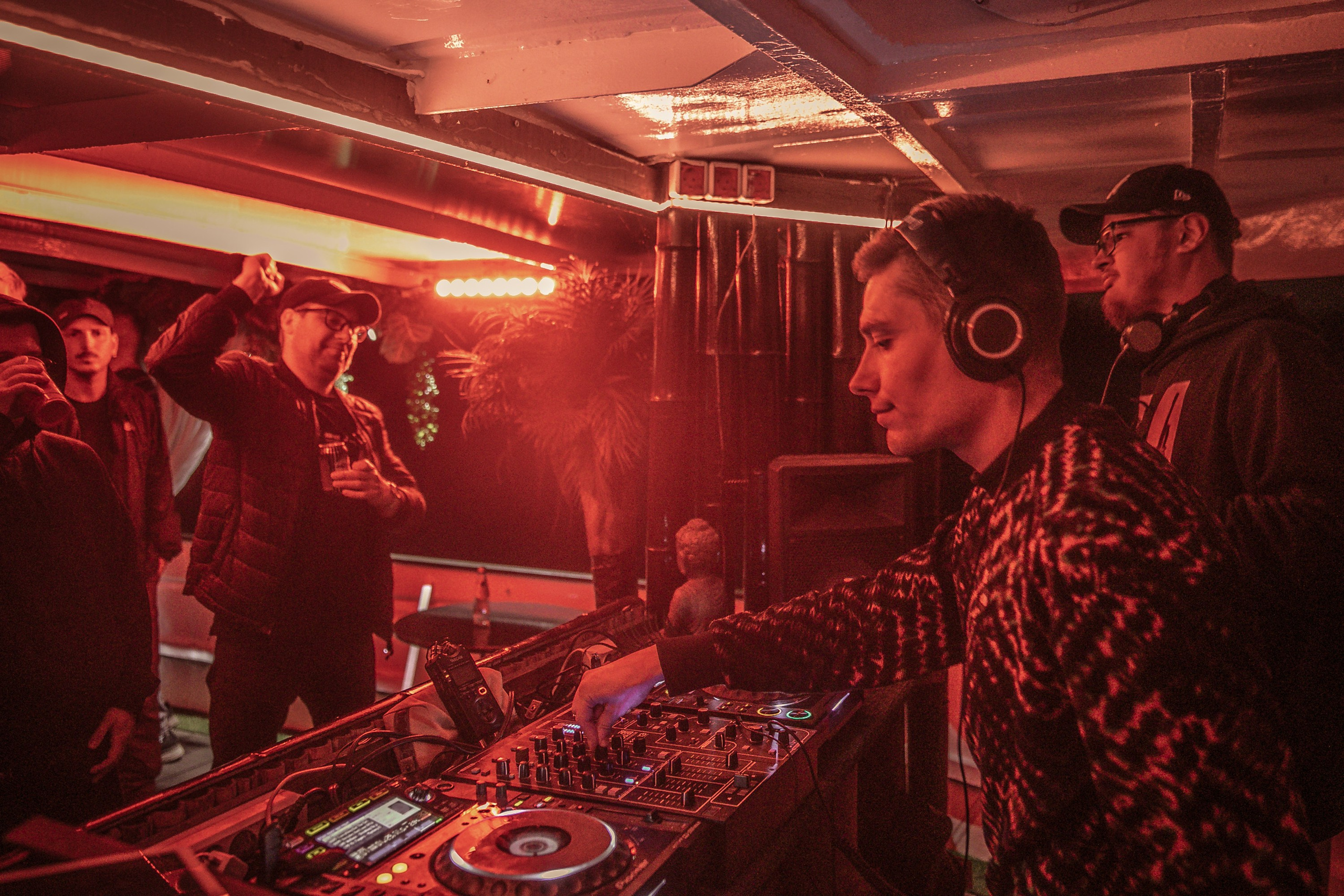 Services. Sandra Garanca Portrait and event photographer