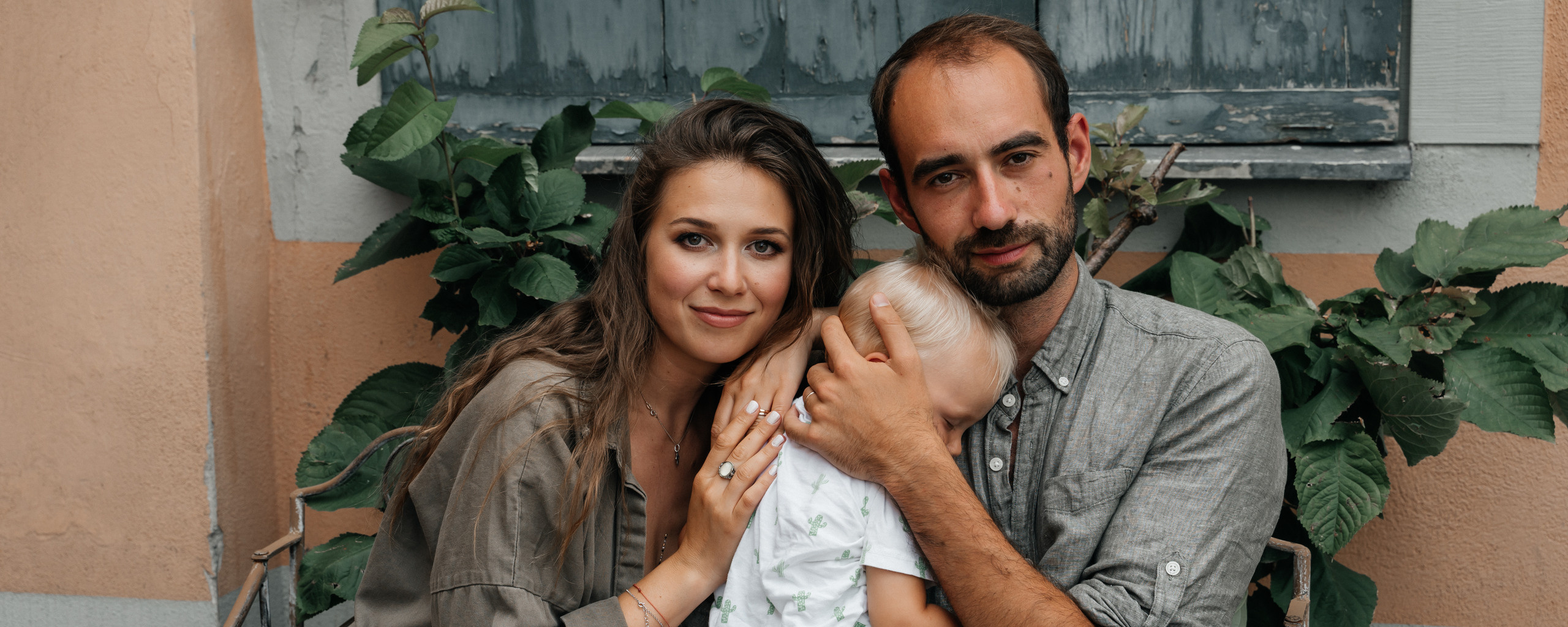 Eine wunderschöne Familie in einer der wunderschönsten Stadt der Welt. Hochzeitsfotograf für Moers, Niederrhein, Düsseldorf, NRW und Deutschland