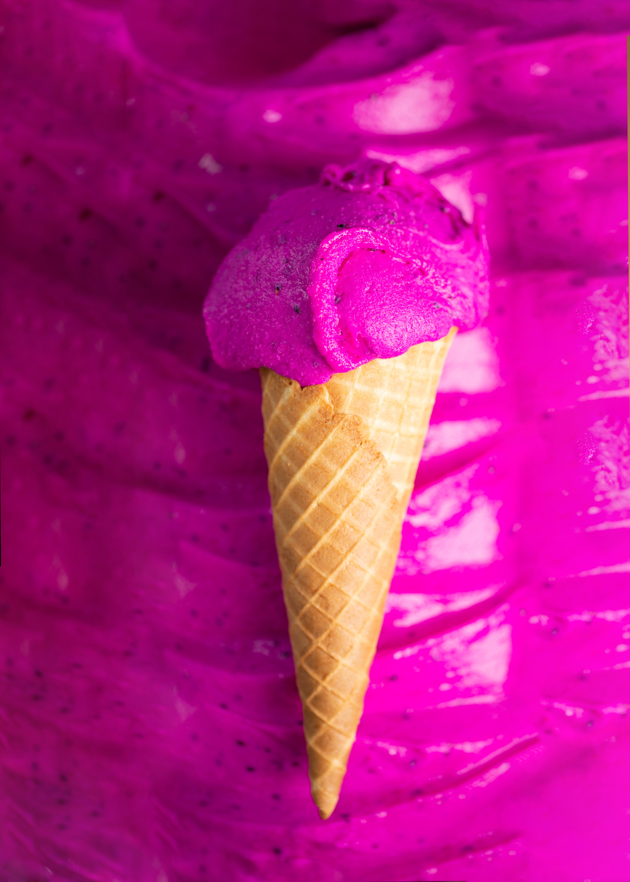 Imagem brilhante de gelato para verão no estilo de Pinterest. Cartão de visita para sorveteria.