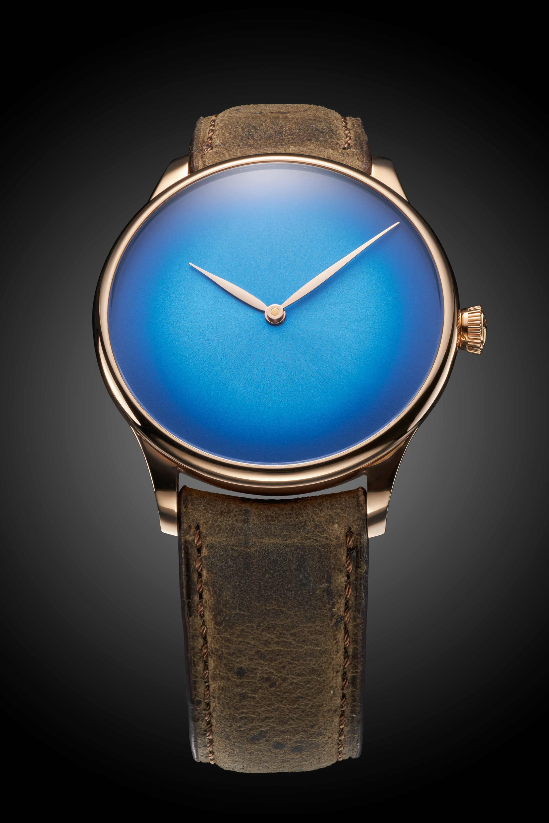 Часы Moser на сером фоне - фотограф Андрей Дунин