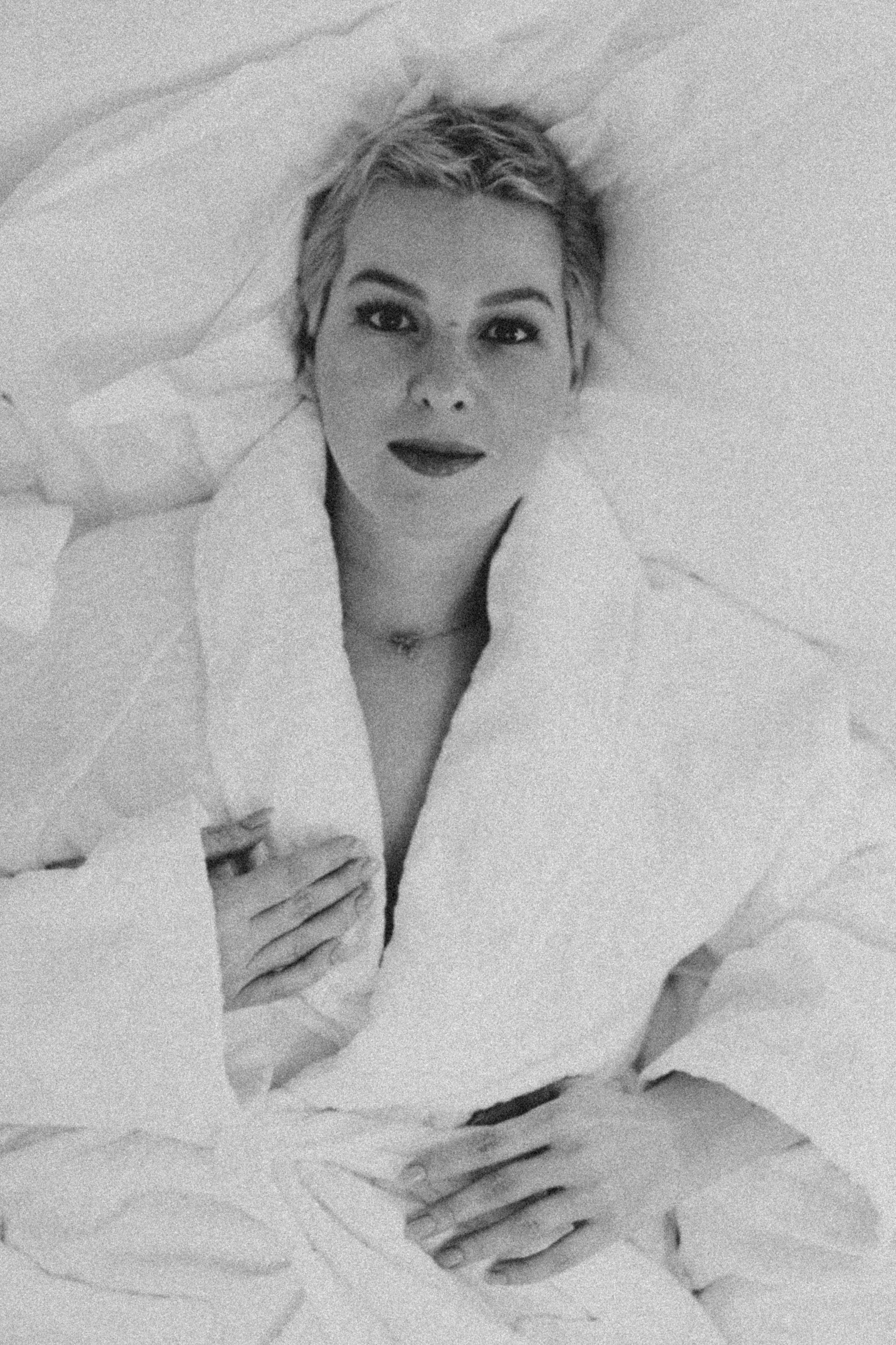 Luxury Boudoir Photography NYC | Four Seasons Hotel Photo Sessions. Videographer and photographer in New York // MAKAROV.VIDEO