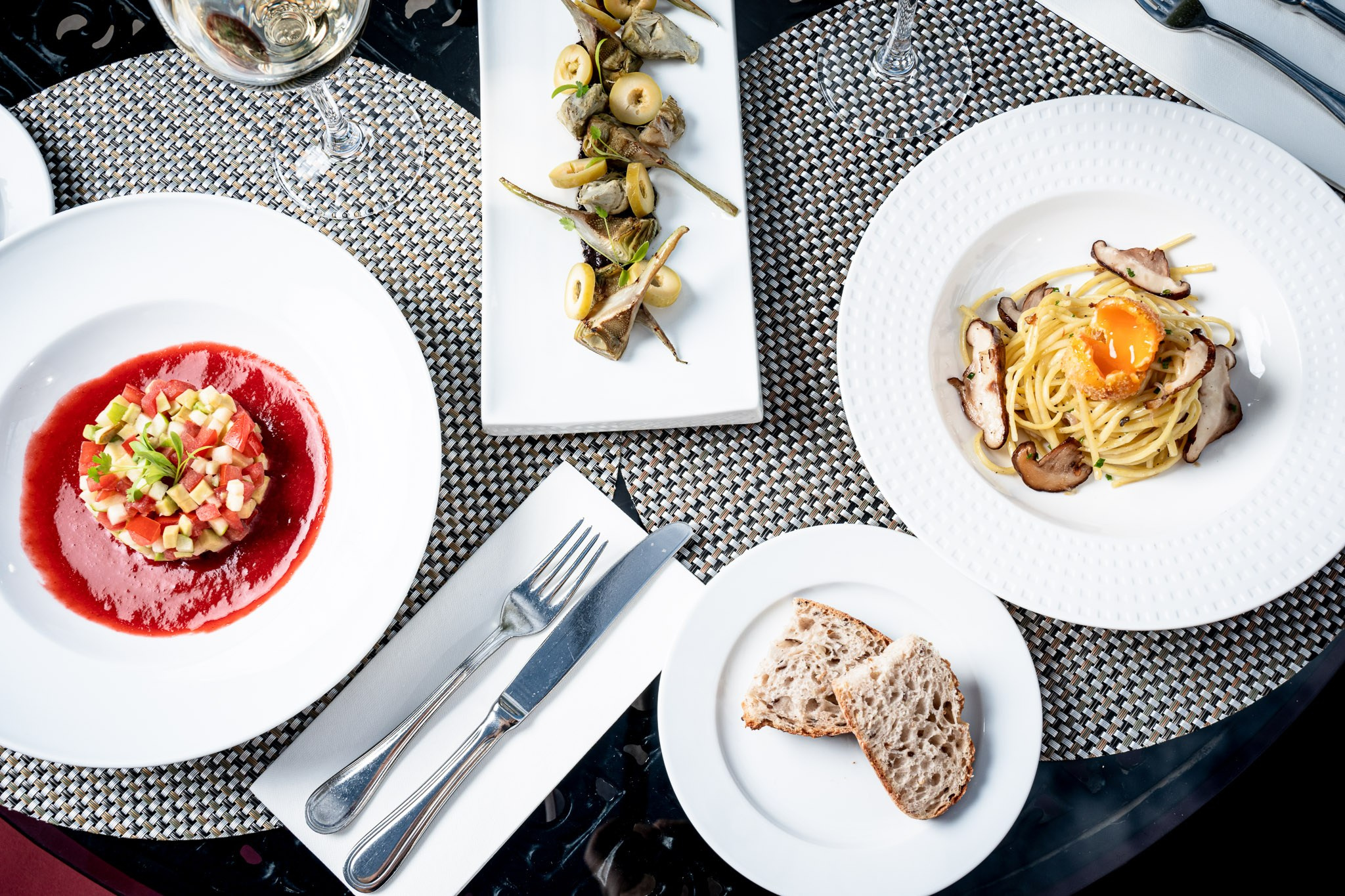 Fotografía de comida en Es Castell, Hotel Castillo Son Vida. Mallorca Wedding, Corporate & Social Photographer