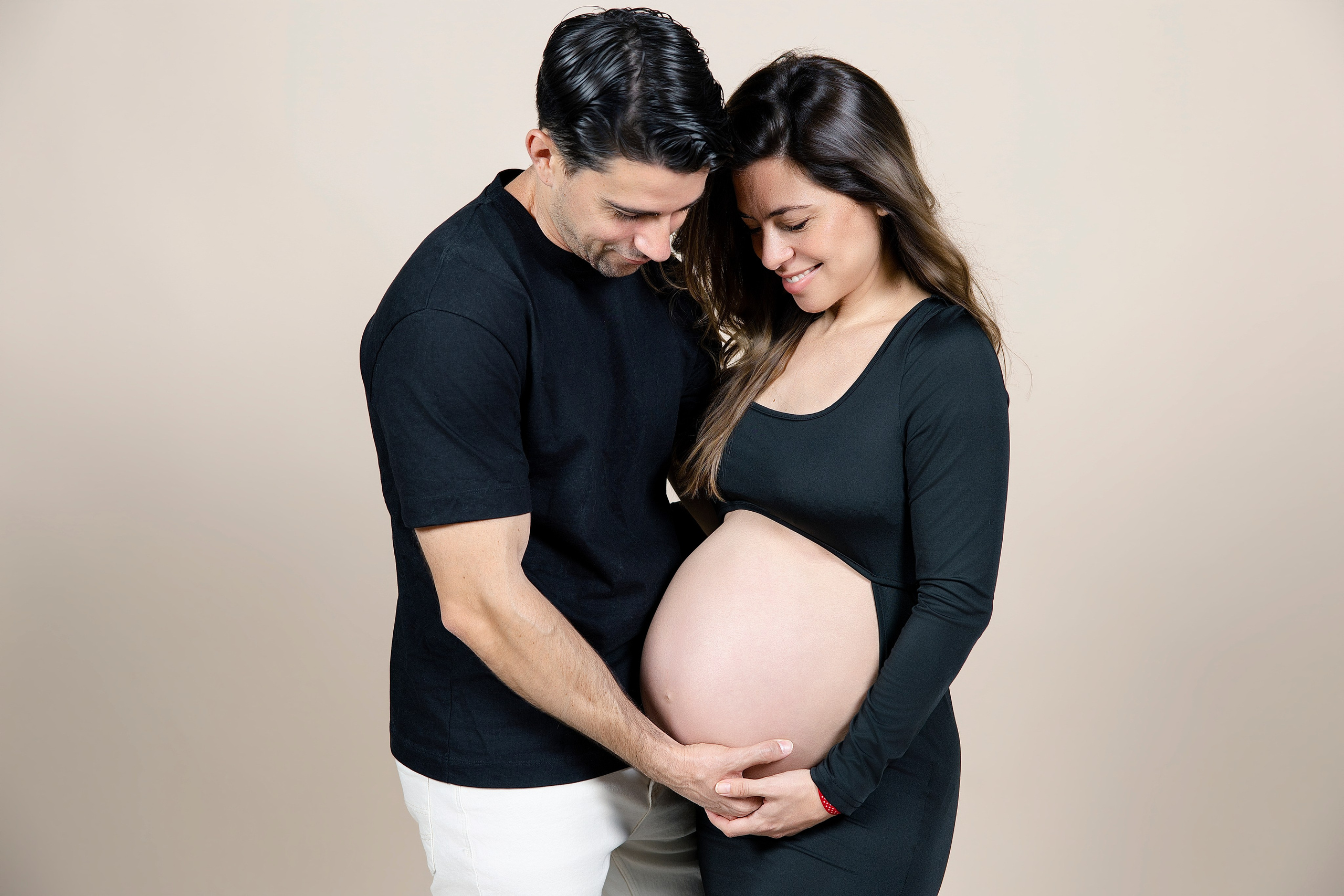 Sesiones de Fotografía de Embarazo - Newborn - Lactancia en Madrid - Rainbox. Rainbox Estudio de Fotografía