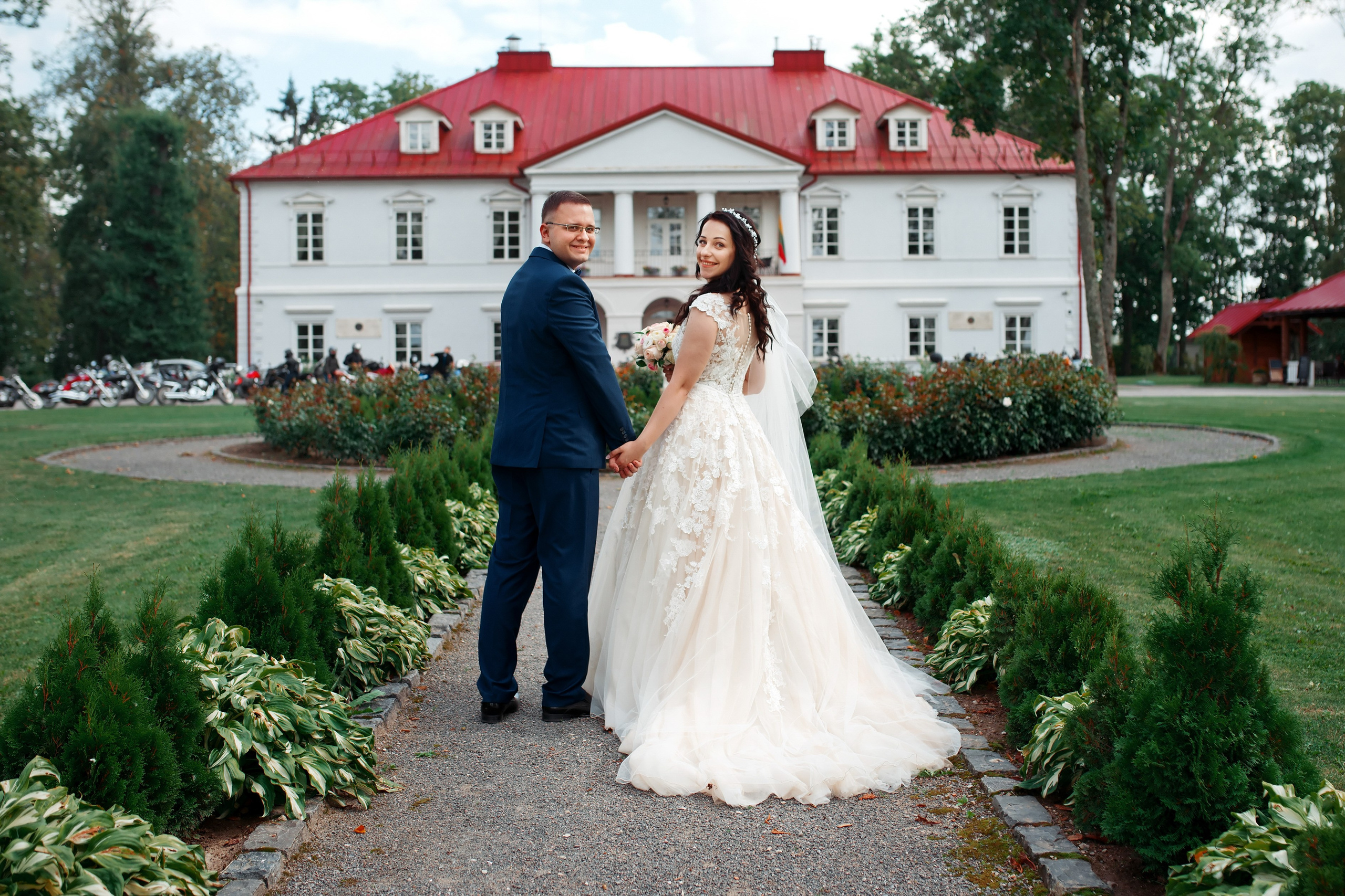 Vestuvių fotosesija, ceremonija, Vestuvių pasiruošimo fotografavimas. Vestuvių fotografas Vilnius Trakai kaina vestuvių fotografavimas fotografė personal.lt photogrpahy kainos jaunoji jaunikis nuotaka santuoka vestuvės, profesionali natūrali meninė reportažinė klasikinė fotosesija, vestuvių fotosesija gamtoje dvare