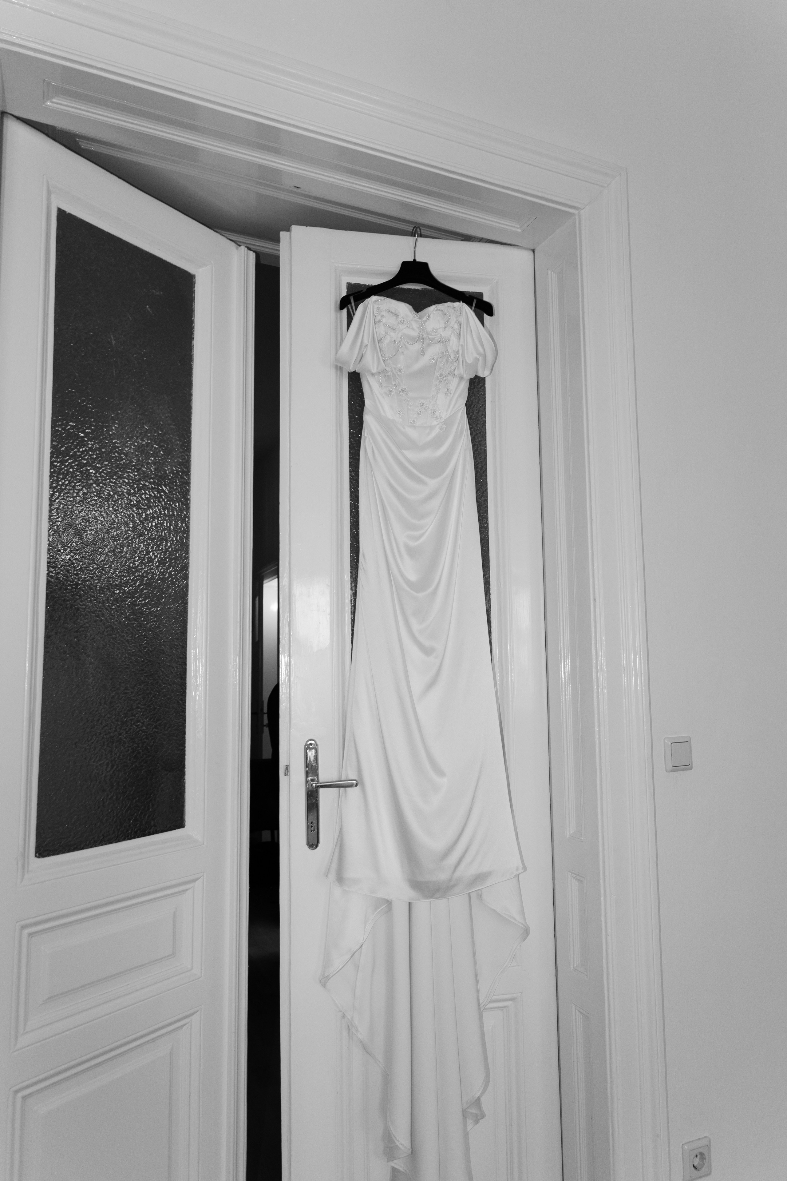 Elegant Castle Wedding in Austria | Alwin & Ruth’s Fairytale Celebration. Wedding photographer and videographer based in Timisoara, Romania