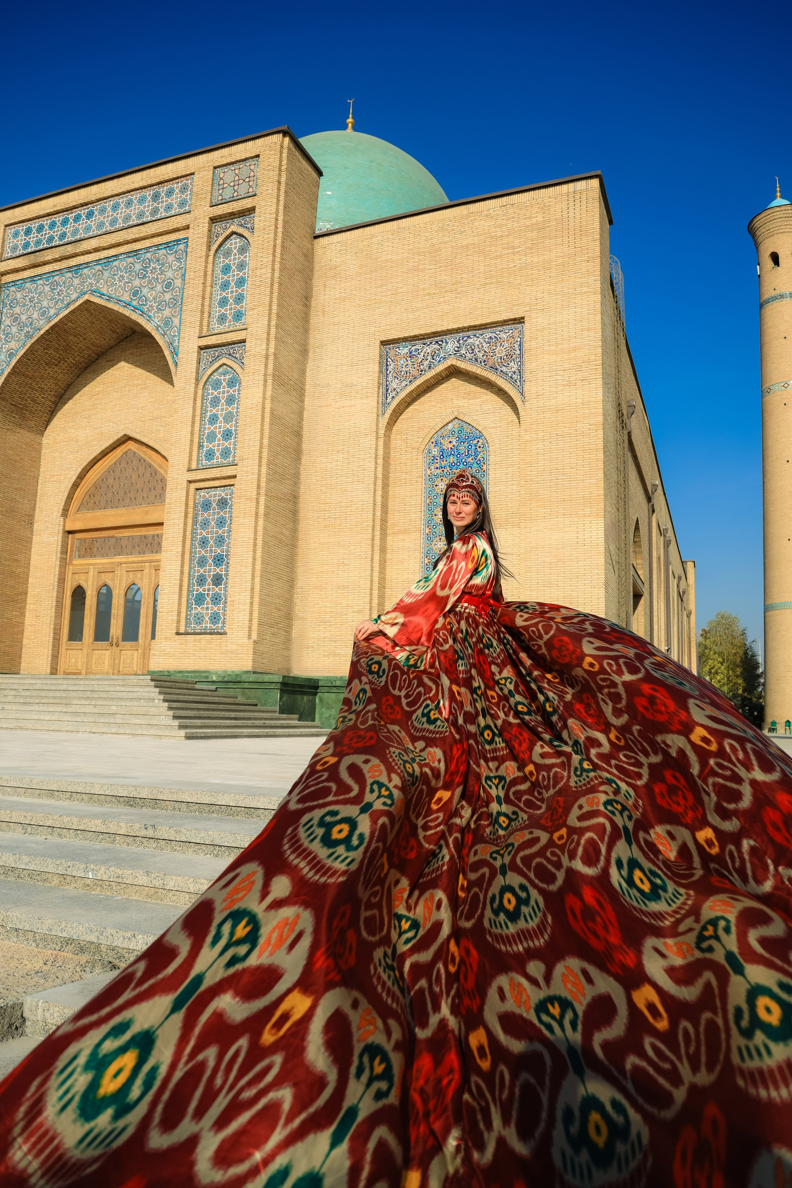 Красная расцветка. Женский и семейный фотограф в Ташкенте