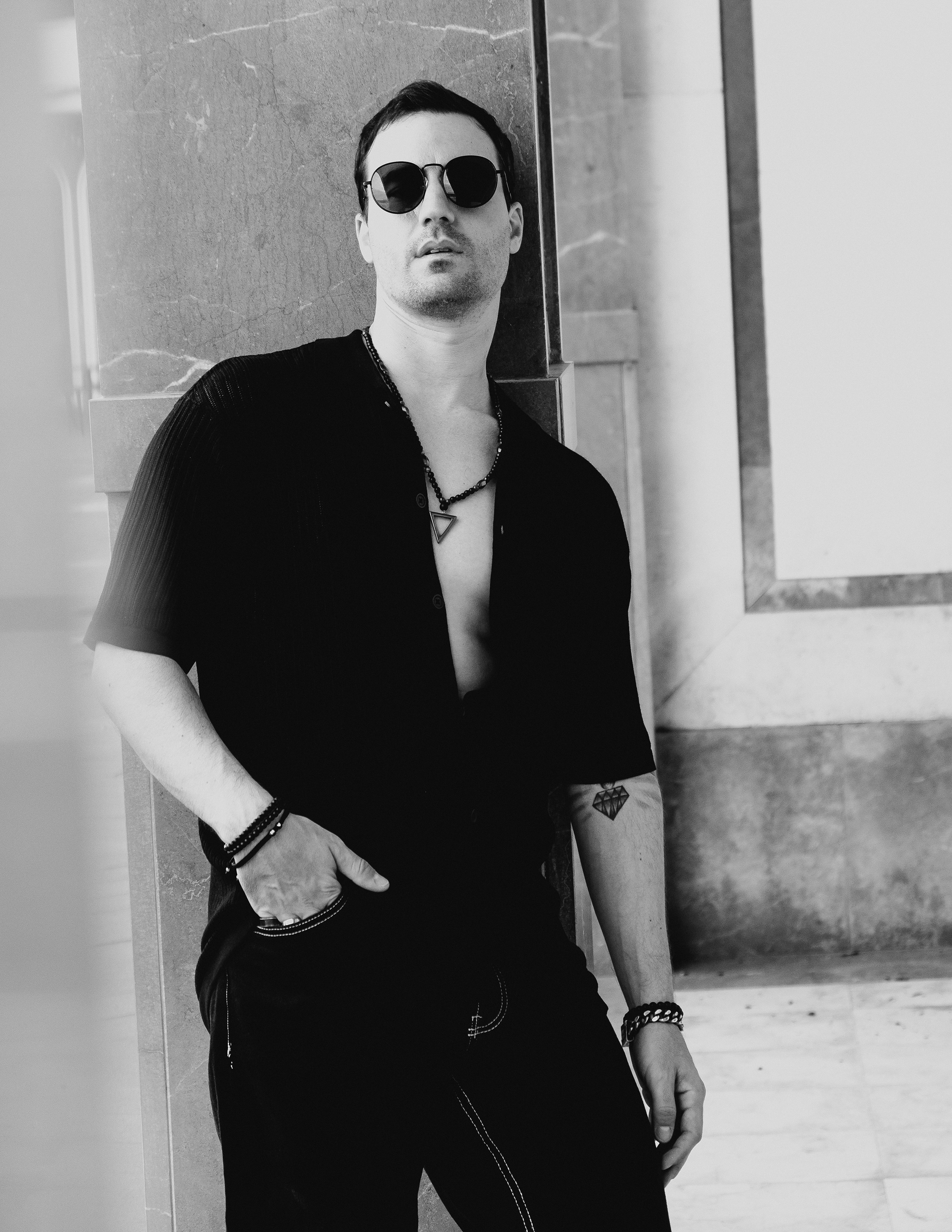 Эффектная фэшн-фотосессия для актера в старом городе Ориуэла — Портретный фотограф в Испании