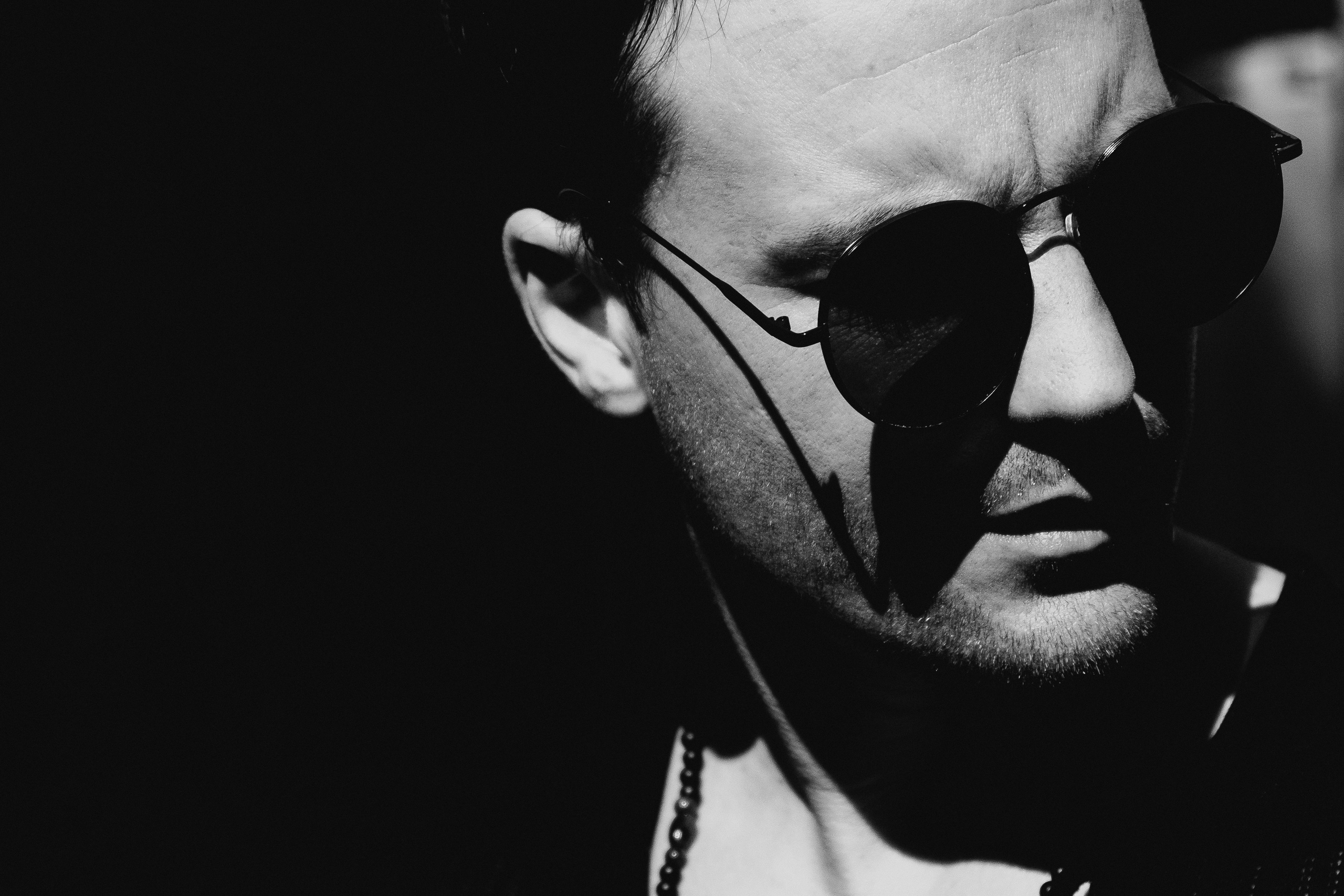 Эффектная фэшн-фотосессия для актера в старом городе Ориуэла — Портретный фотограф в Испании