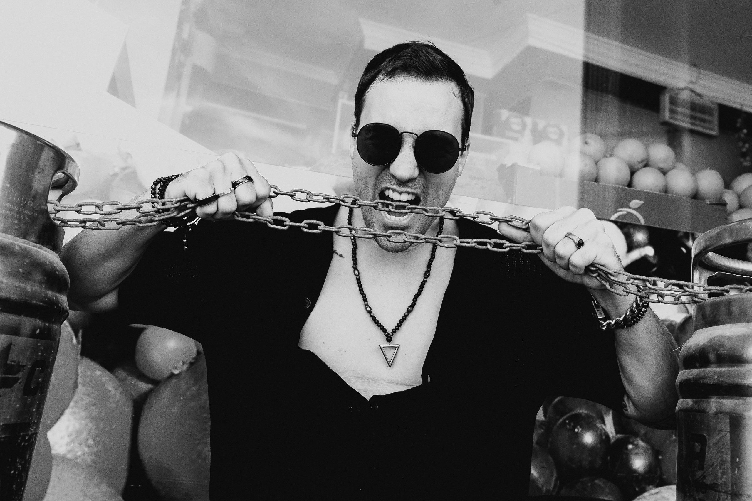 Эффектная фэшн-фотосессия для актера в старом городе Ориуэла — Портретный фотограф в Испании