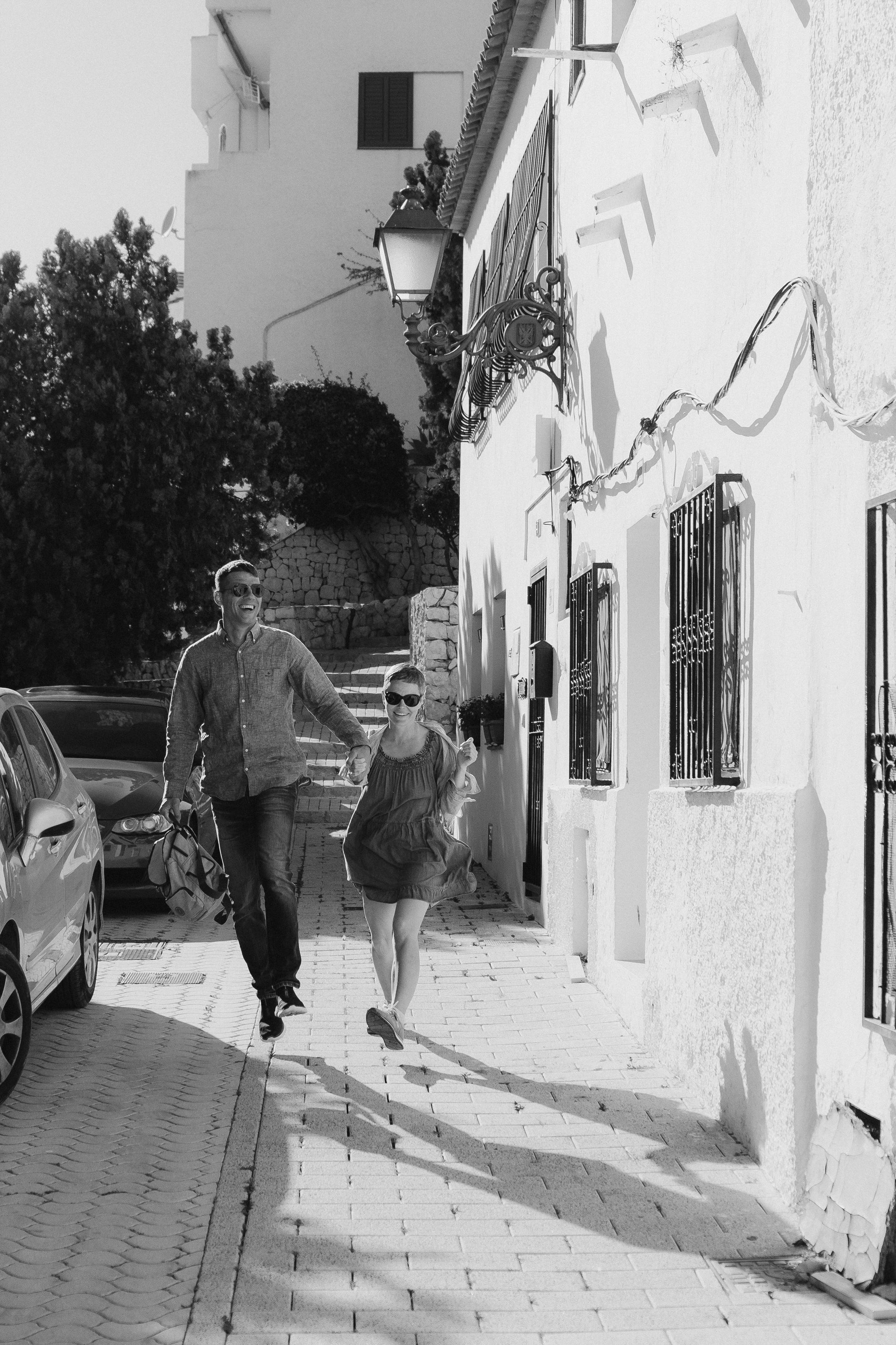 Romantic photo session for lovers in the old town of Altea