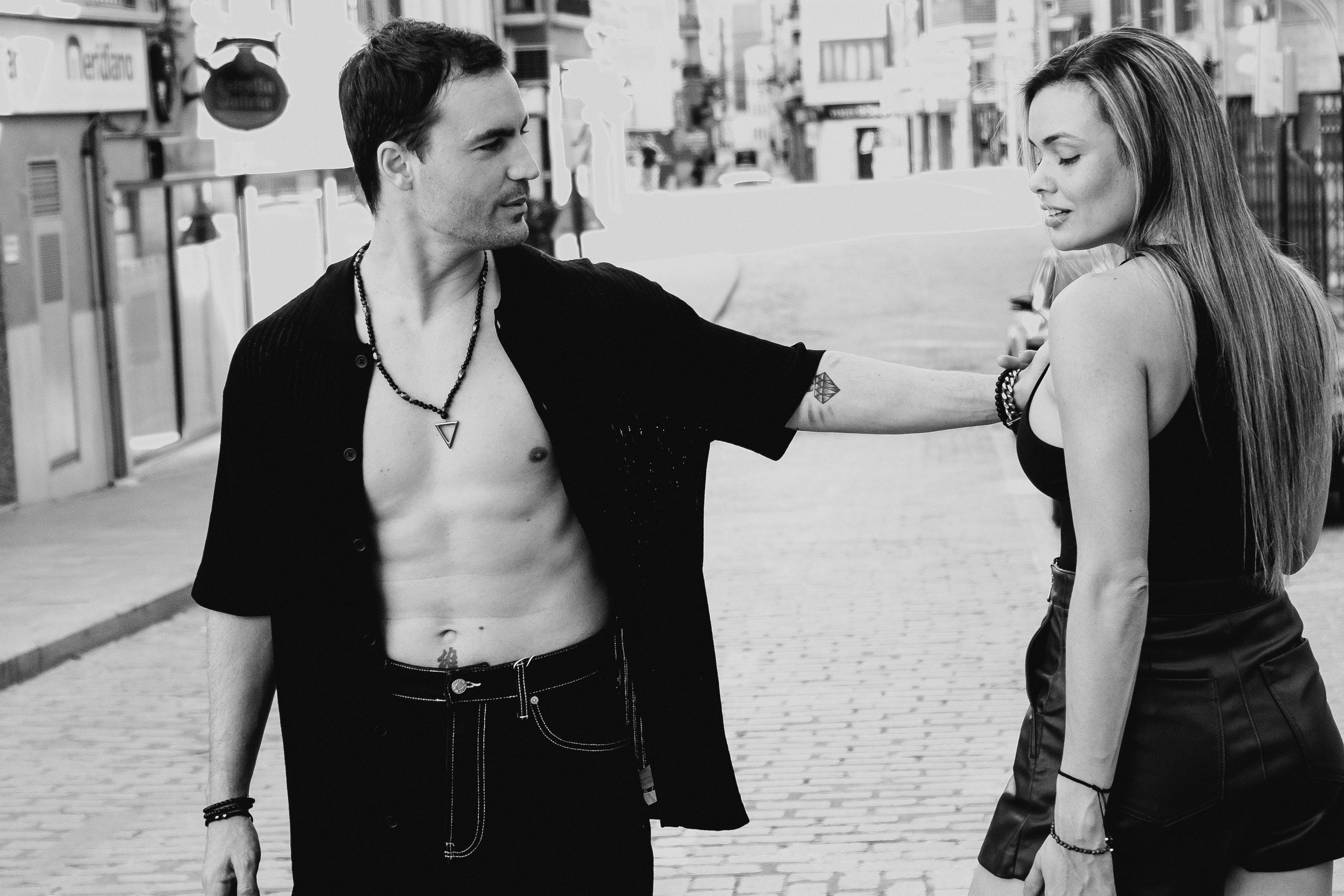 Эффектная фэшн-фотосессия для актера в старом городе Ориуэла — Портретный фотограф в Испании