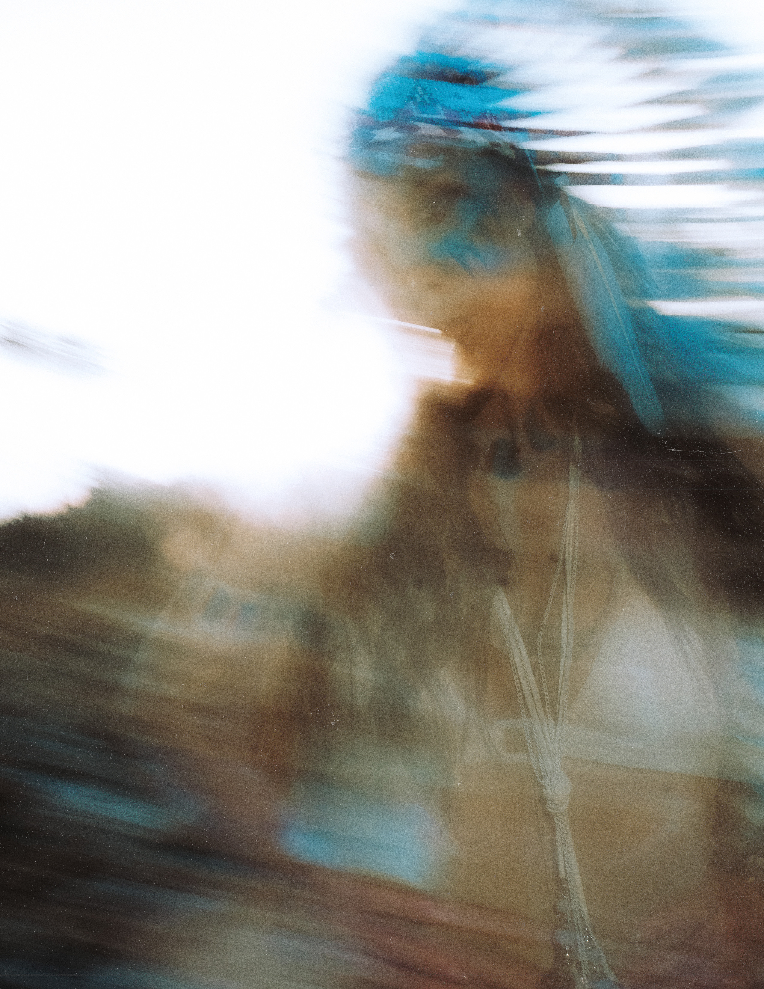 Экзотическая закатная фотосессия на пляже с индейским роучем и боди-артом — Фотограф Андрей Луковников