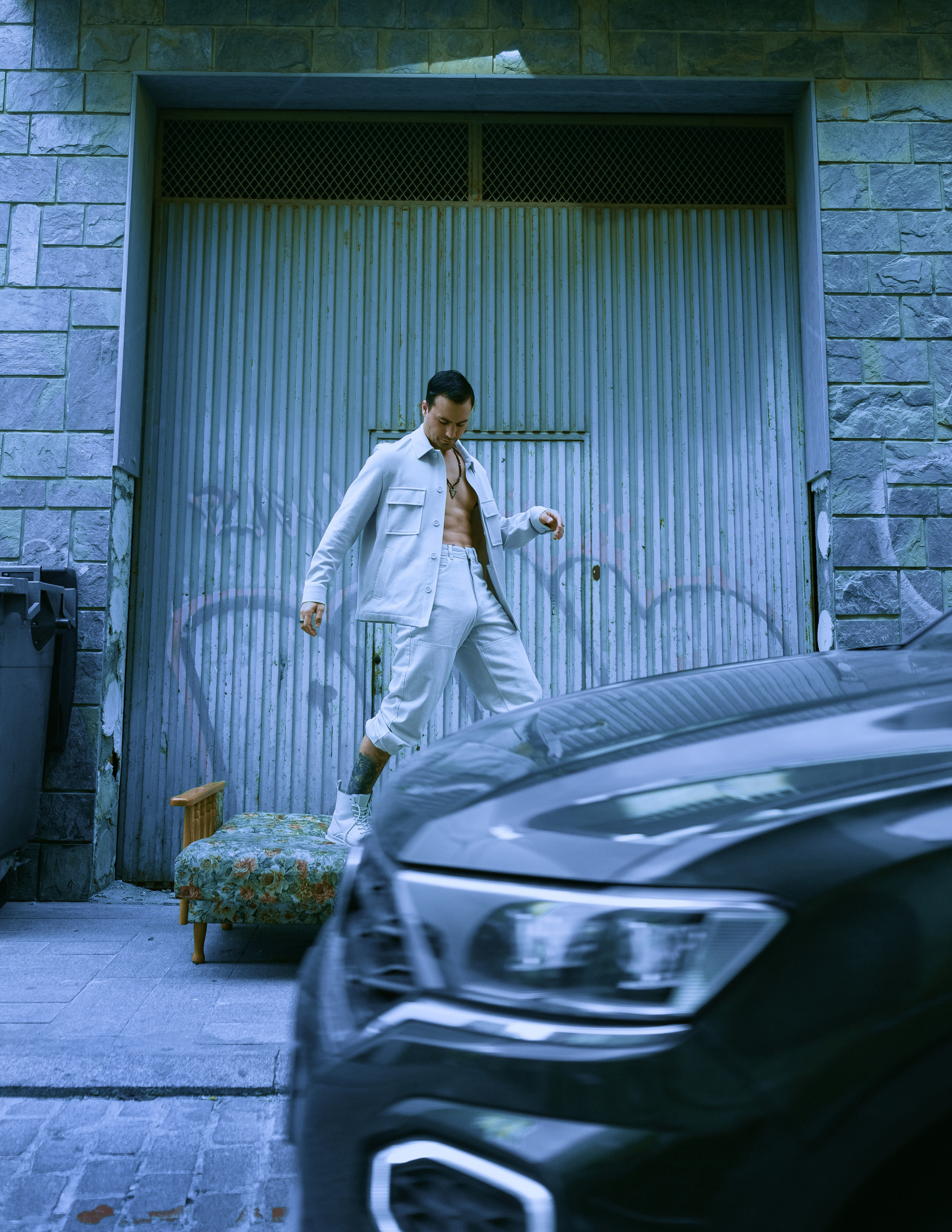 Эффектная фэшн-фотосессия для актера в старом городе Ориуэла — Портретный фотограф в Испании