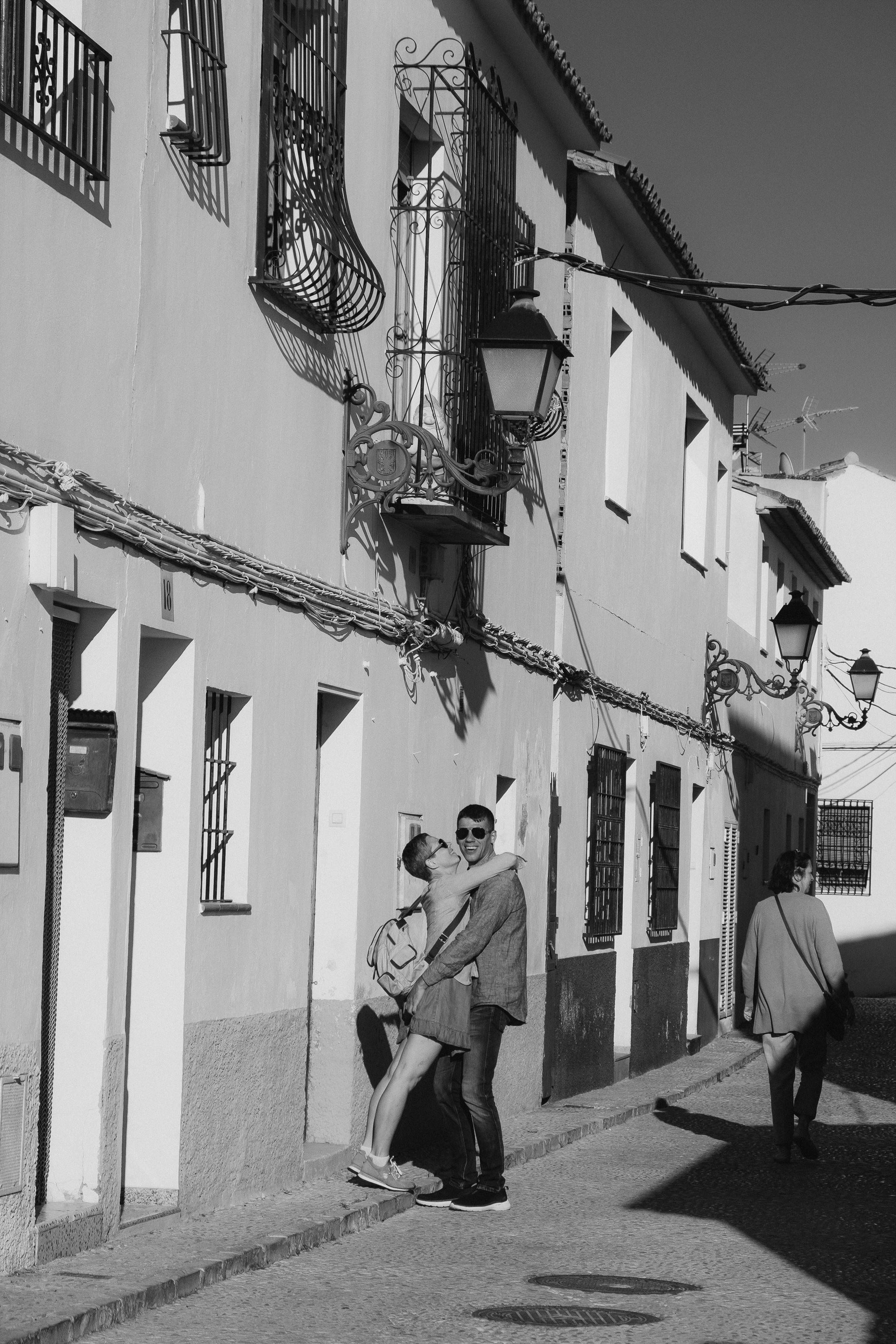 Romantic photo session for lovers in the old town of Altea