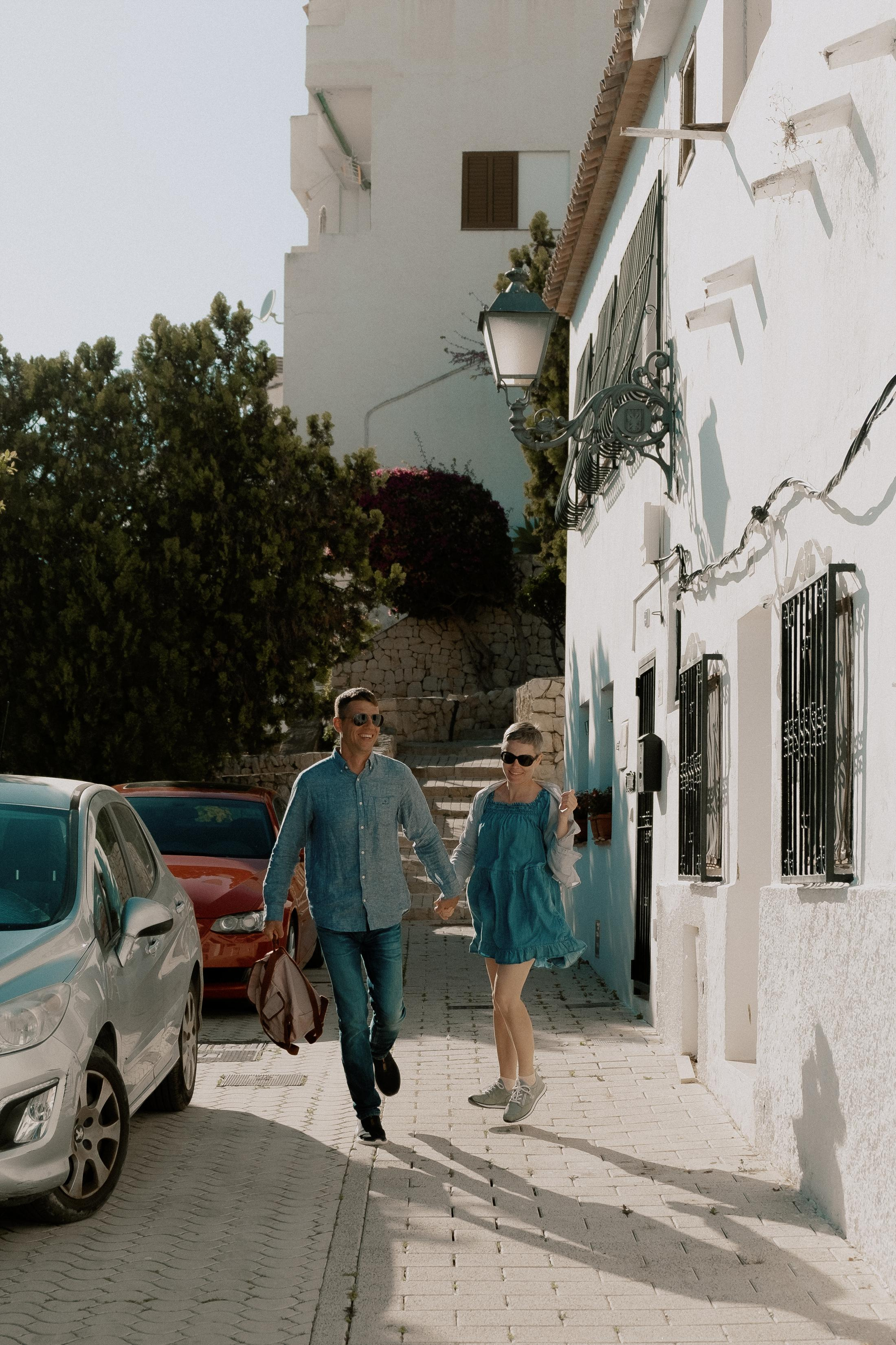 Romantic photo session for lovers in the old town of Altea