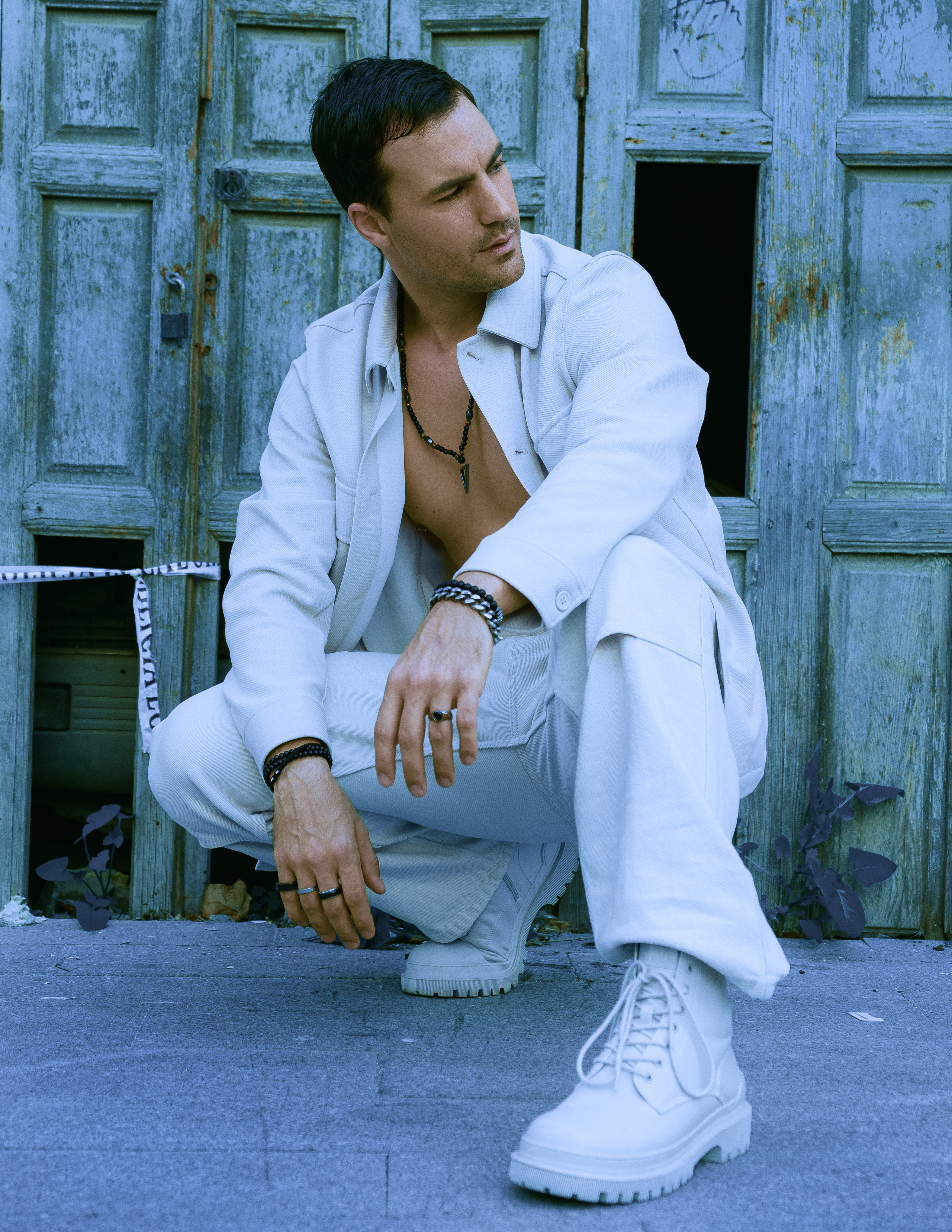 Эффектная фэшн-фотосессия для актера в старом городе Ориуэла — Портретный фотограф в Испании