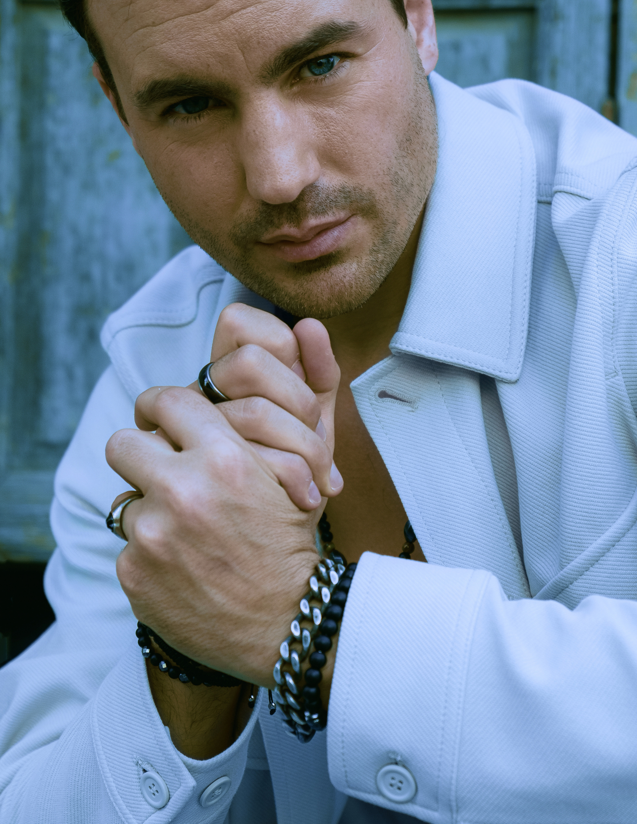 Эффектная фэшн-фотосессия для актера в старом городе Ориуэла — Портретный фотограф в Испании