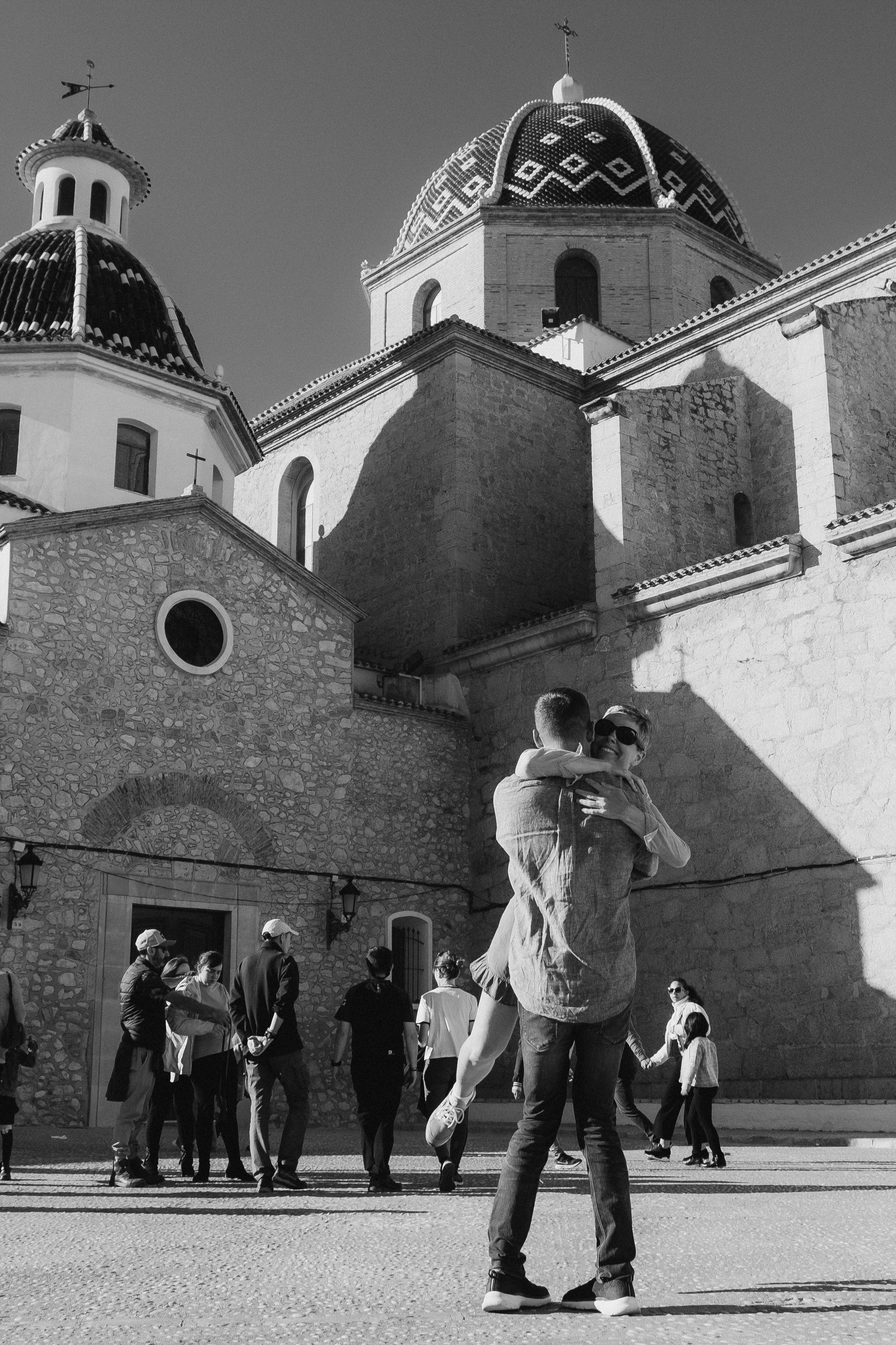 Romantic photo session for lovers in the old town of Altea
