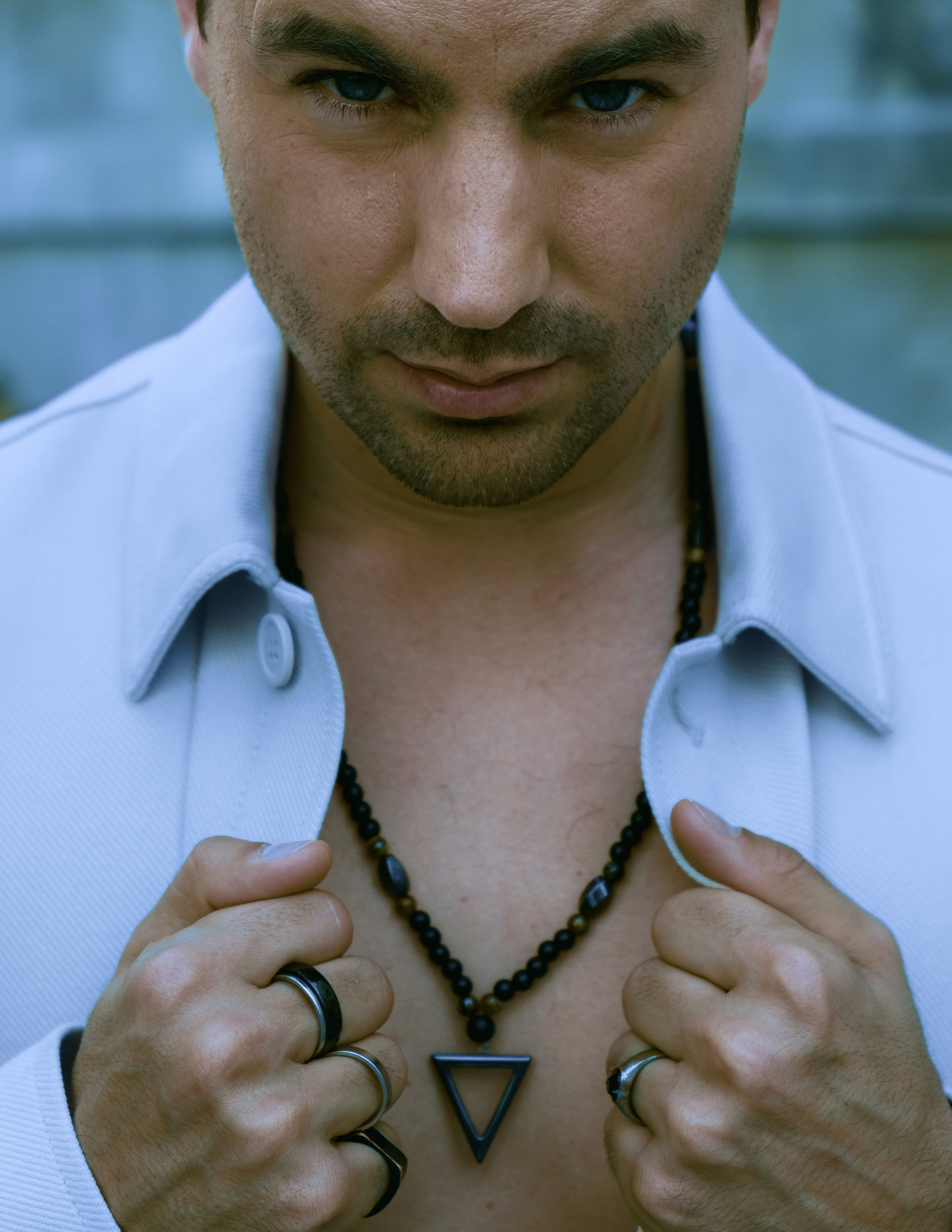 Эффектная фэшн-фотосессия для актера в старом городе Ориуэла — Портретный фотограф в Испании