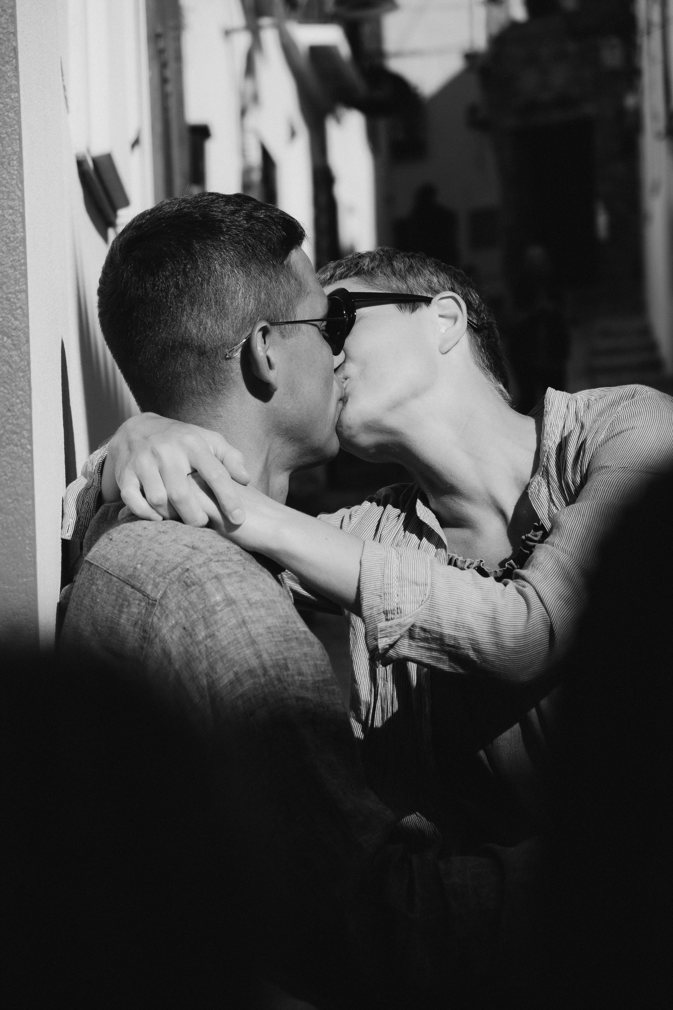 Romantic photo session for lovers in the old town of Altea