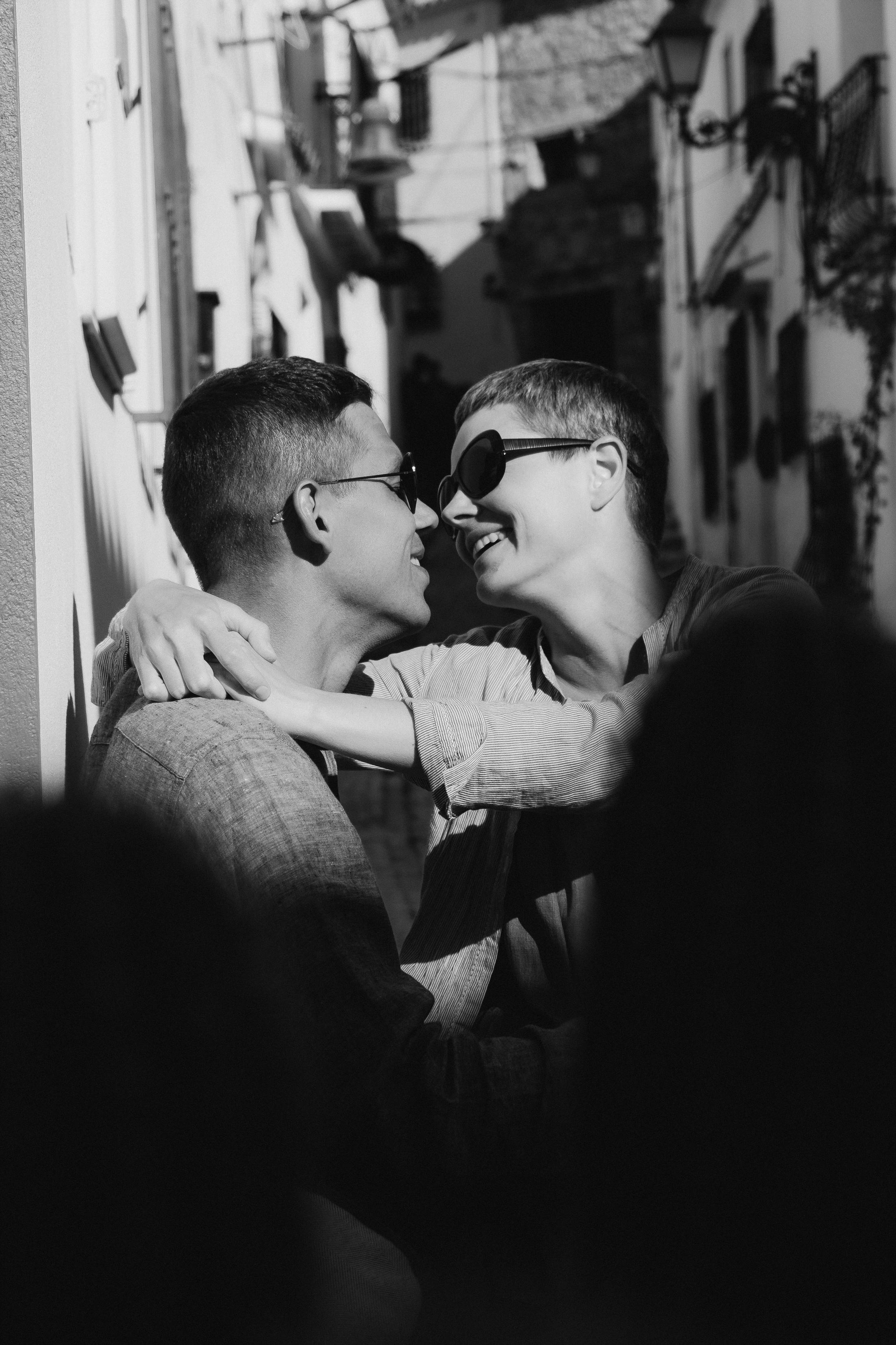 Romantic photo session for lovers in the old town of Altea