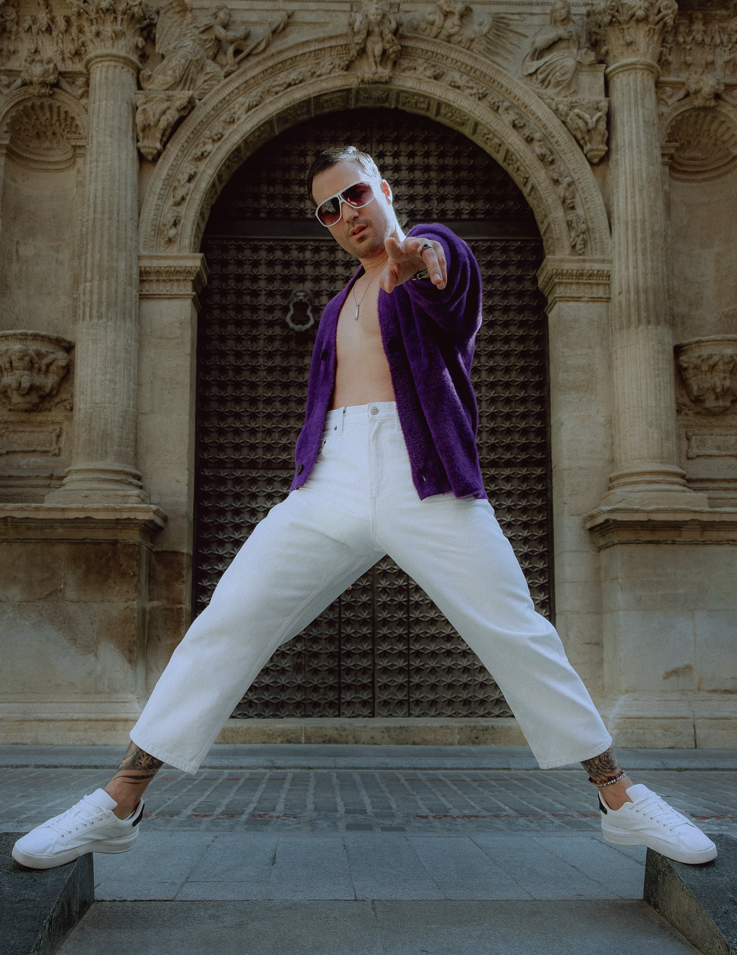 Эффектная фэшн-фотосессия для актера в старом городе Ориуэла — Портретный фотограф в Испании