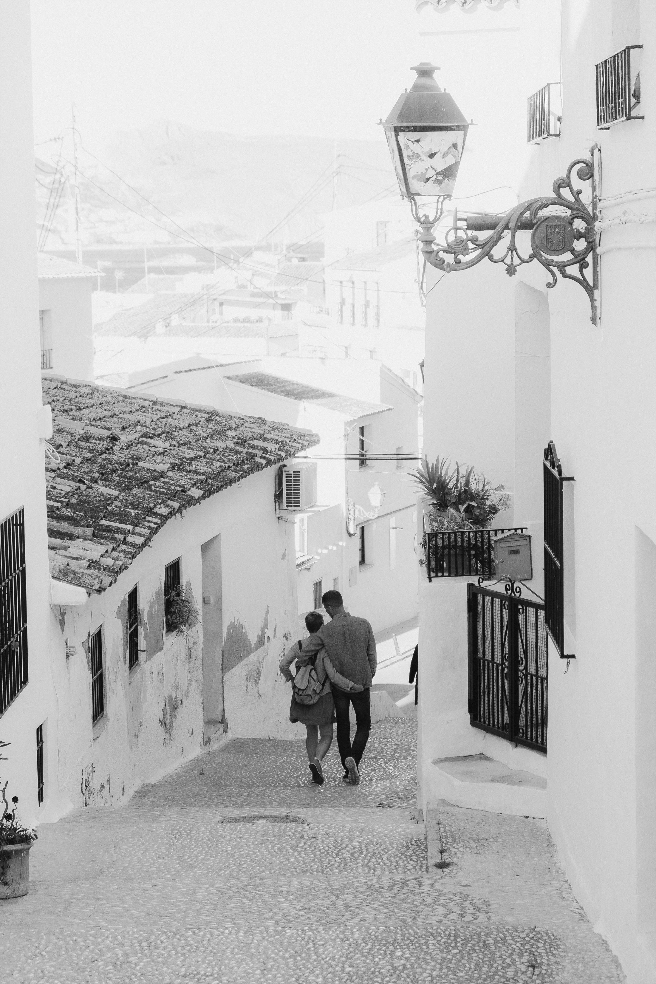 Romantic photo session for lovers in the old town of Altea
