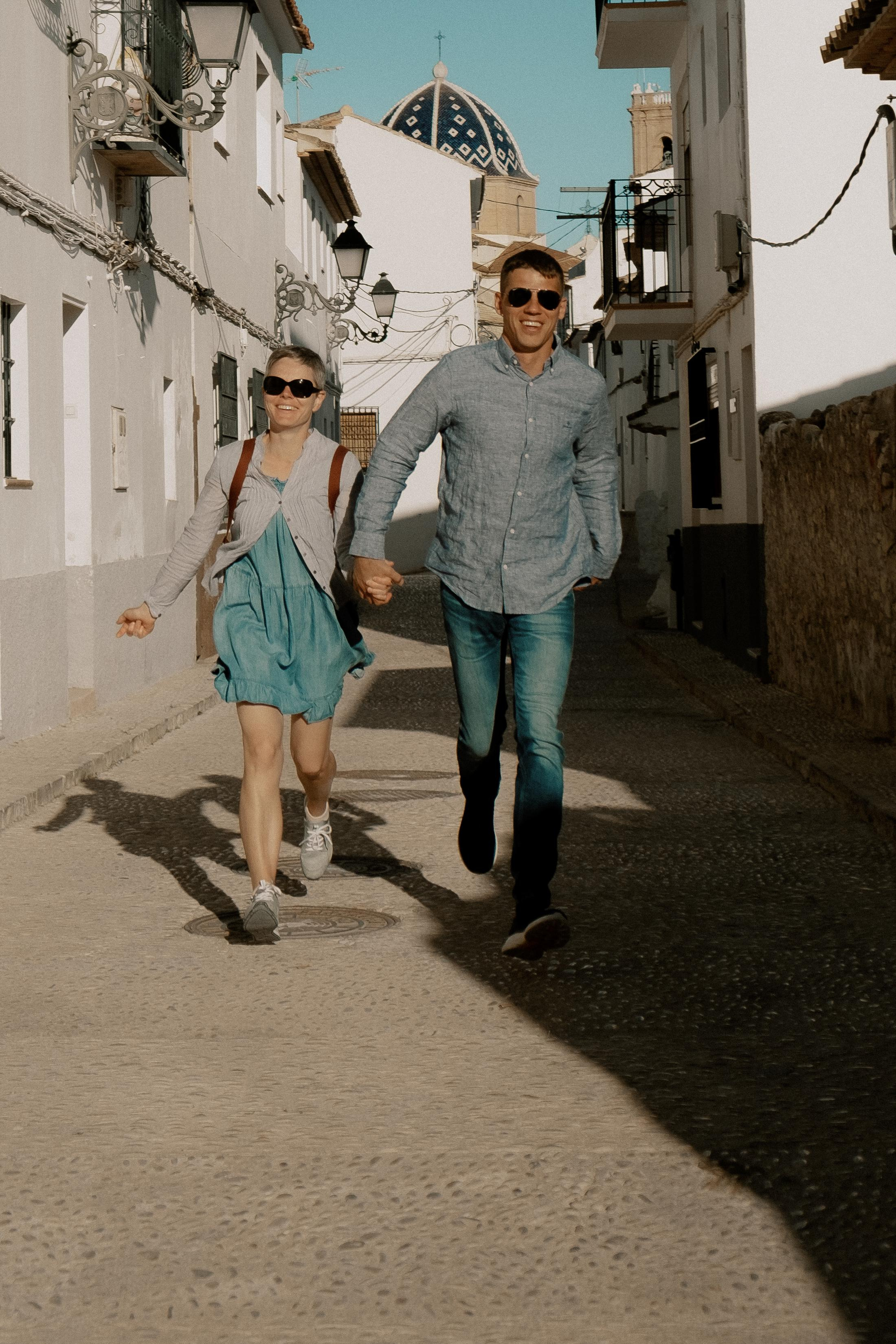 Romantic photo session for lovers in the old town of Altea
