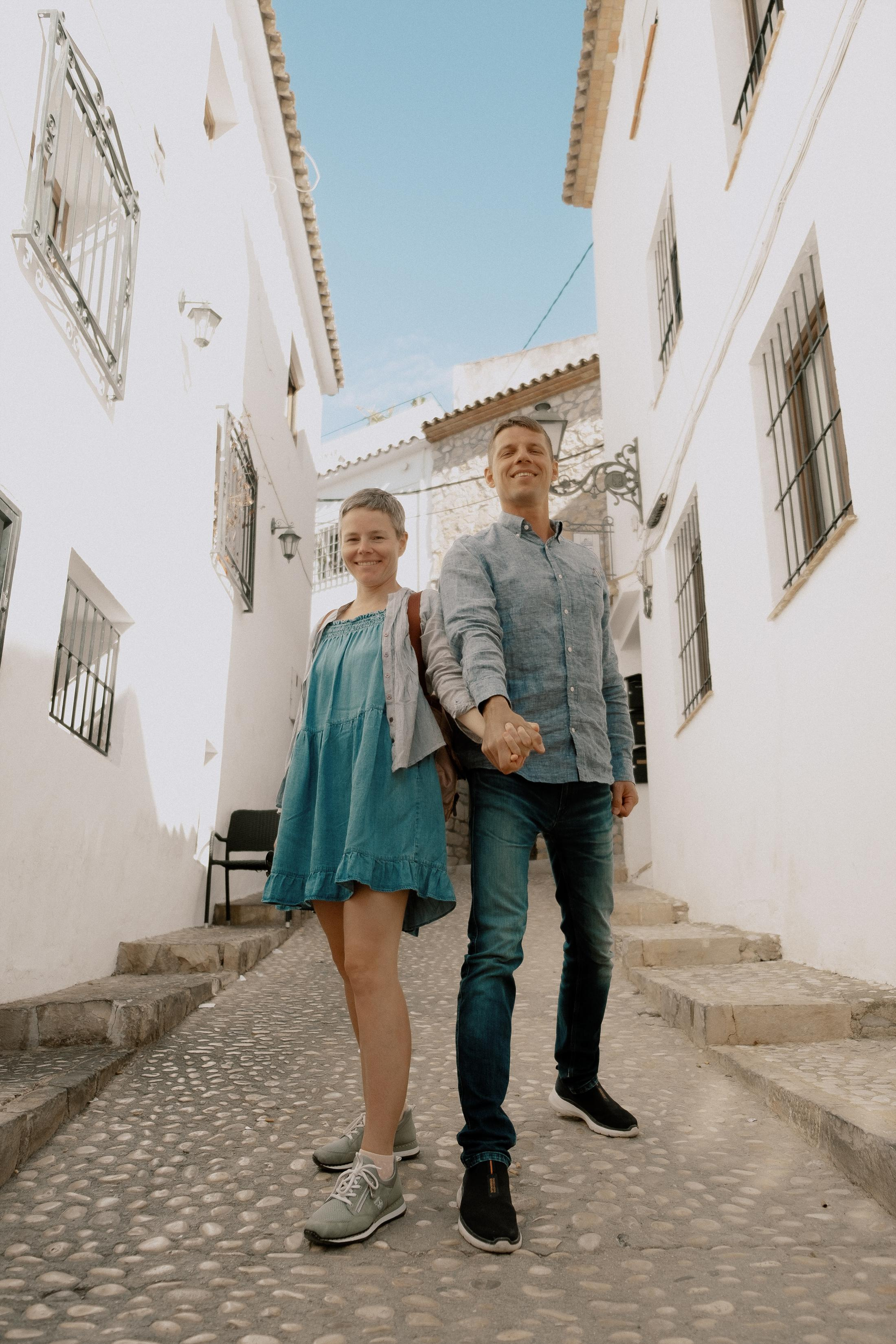Romantic photo session for lovers in the old town of Altea