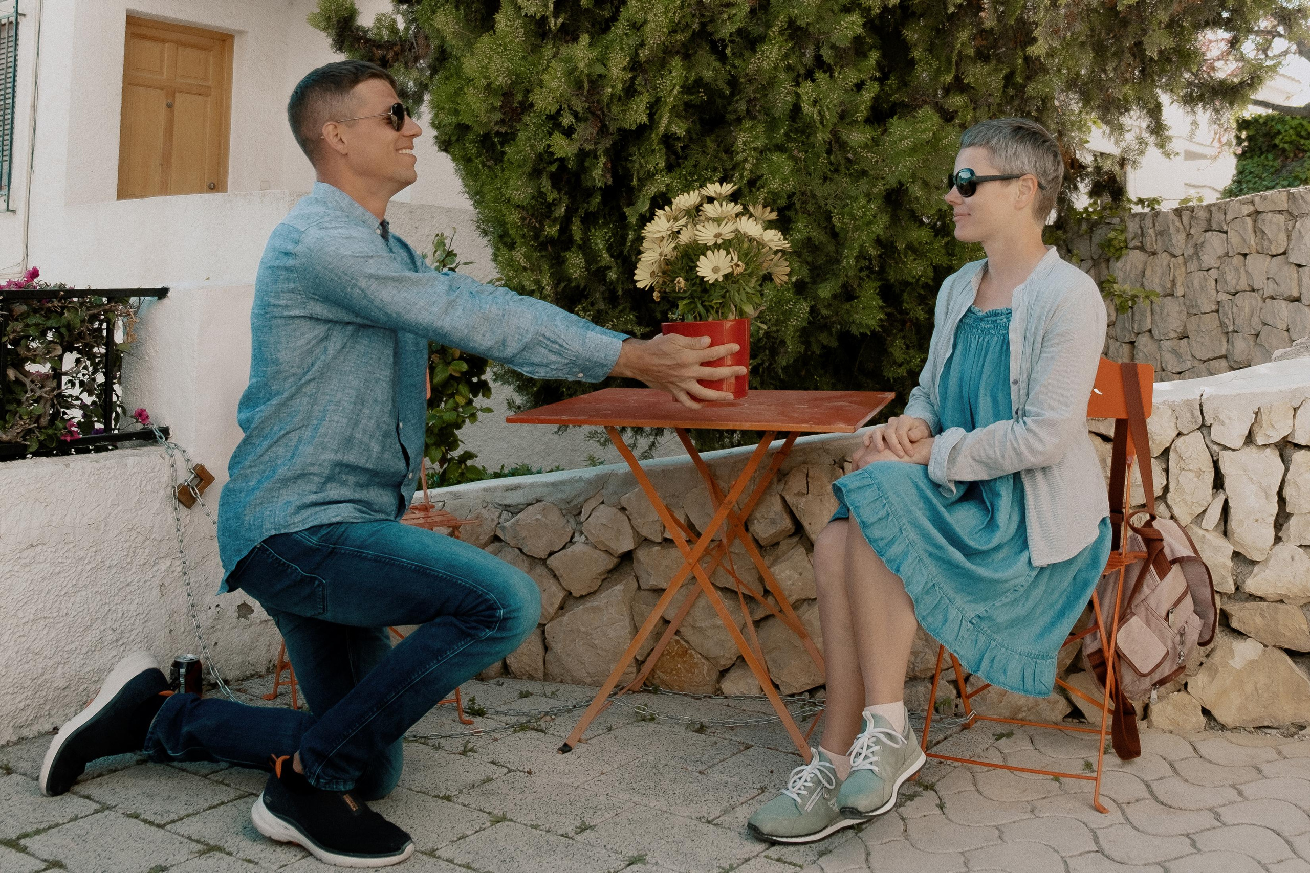 Romantic photo session for lovers in the old town of Altea