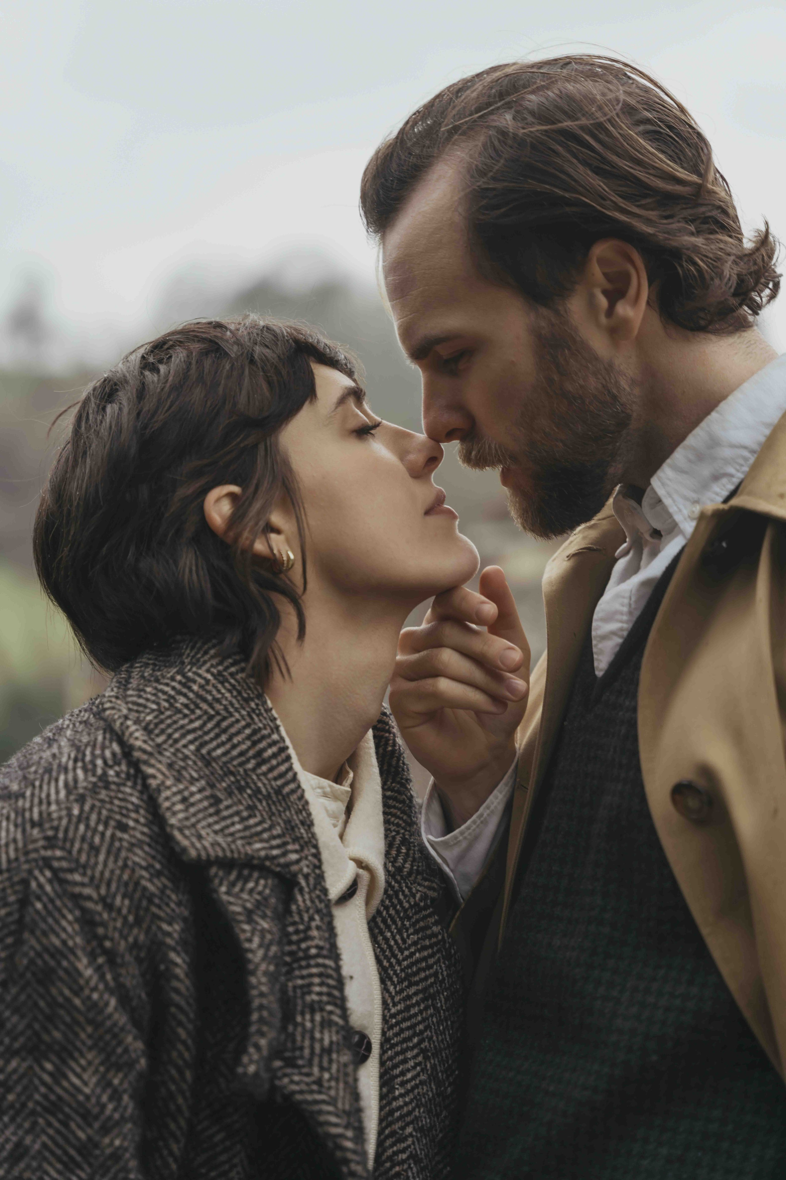 Rainy Engagement Photoshoot in Castle Combe, Cotswolds | Cinematic Love Story. London Wedding Photographer | Engagement & Proposal Photography by Natasha Ferreira