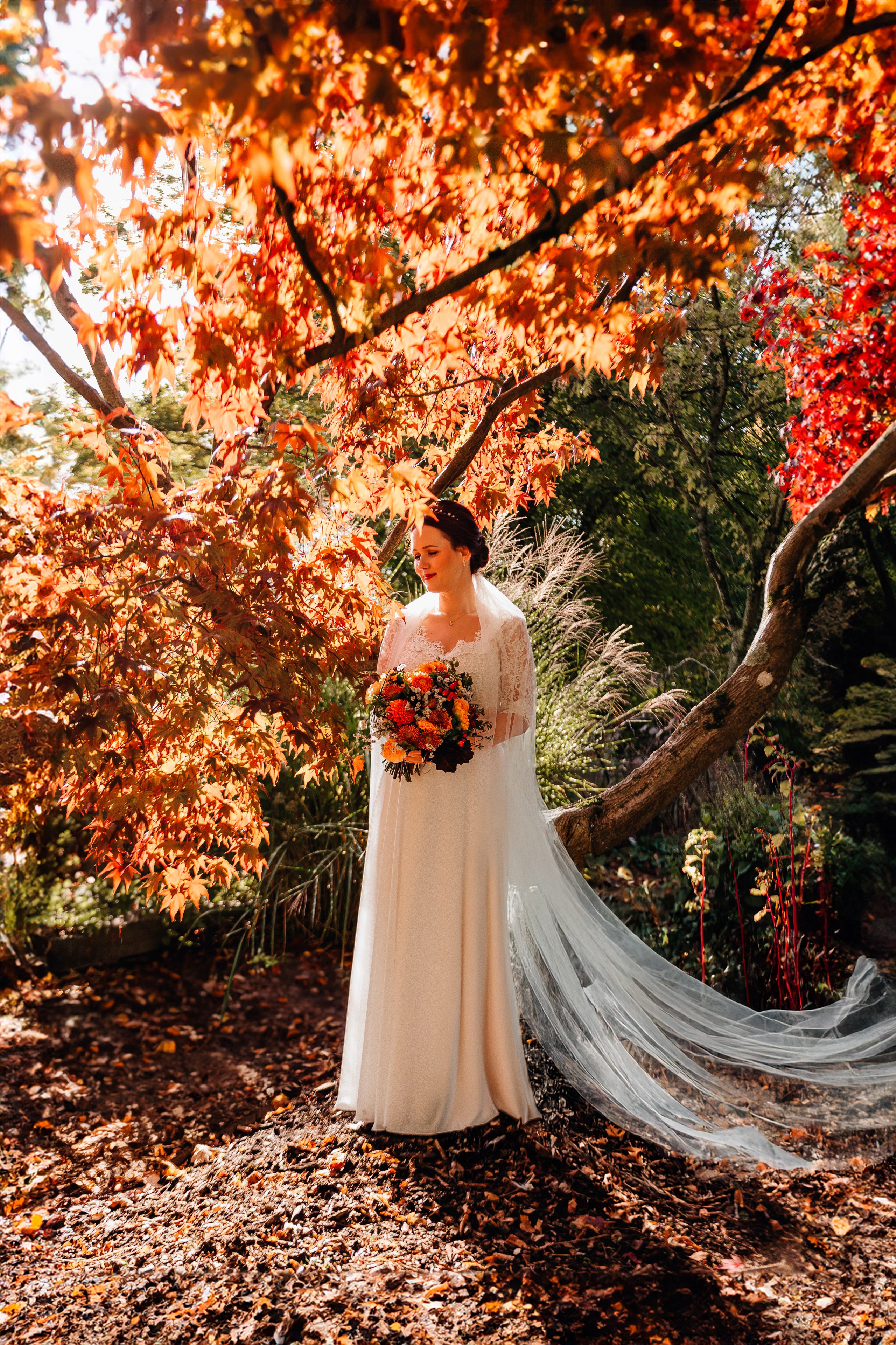 Standesamtliche Hochzeitsreportage NRW. Hochzeitsfotograf Standesamt Bochum. Natürliche Hochzeitsfotos Standesamt. Authentische Hochzeitsfotografie NRW. Dokumentarische Hochzeitsfotografie Standesamt. Standesamtliche Trauung Fotograf NRW. Standesamtliche Hochzeit Bilder. Fotograf für standesamtliche Trauung. Standesamtliche Hochzeitsfotos emotional. Hochzeitsfotograf NRW Preise. Fotoreportage Hochzeit NRW. Hochzeitsfotos Standesamt natürlich & modern. Hochzeitsfotograf Standesamt Bochum, Dortmund, Essen, Düsseldorf, Köln, Wuppertal, Münster, Duisburg, Oberhausen, Gelsenkirchen, Mülheim, Bielefeld, Paderborn, Bonn, Leverkusen, Krefeld, Solingen, Herne, Neuss, Hamm, Mönchengladbach, Remscheid, Recklinghausen, Hagen, Siegen, Düren.