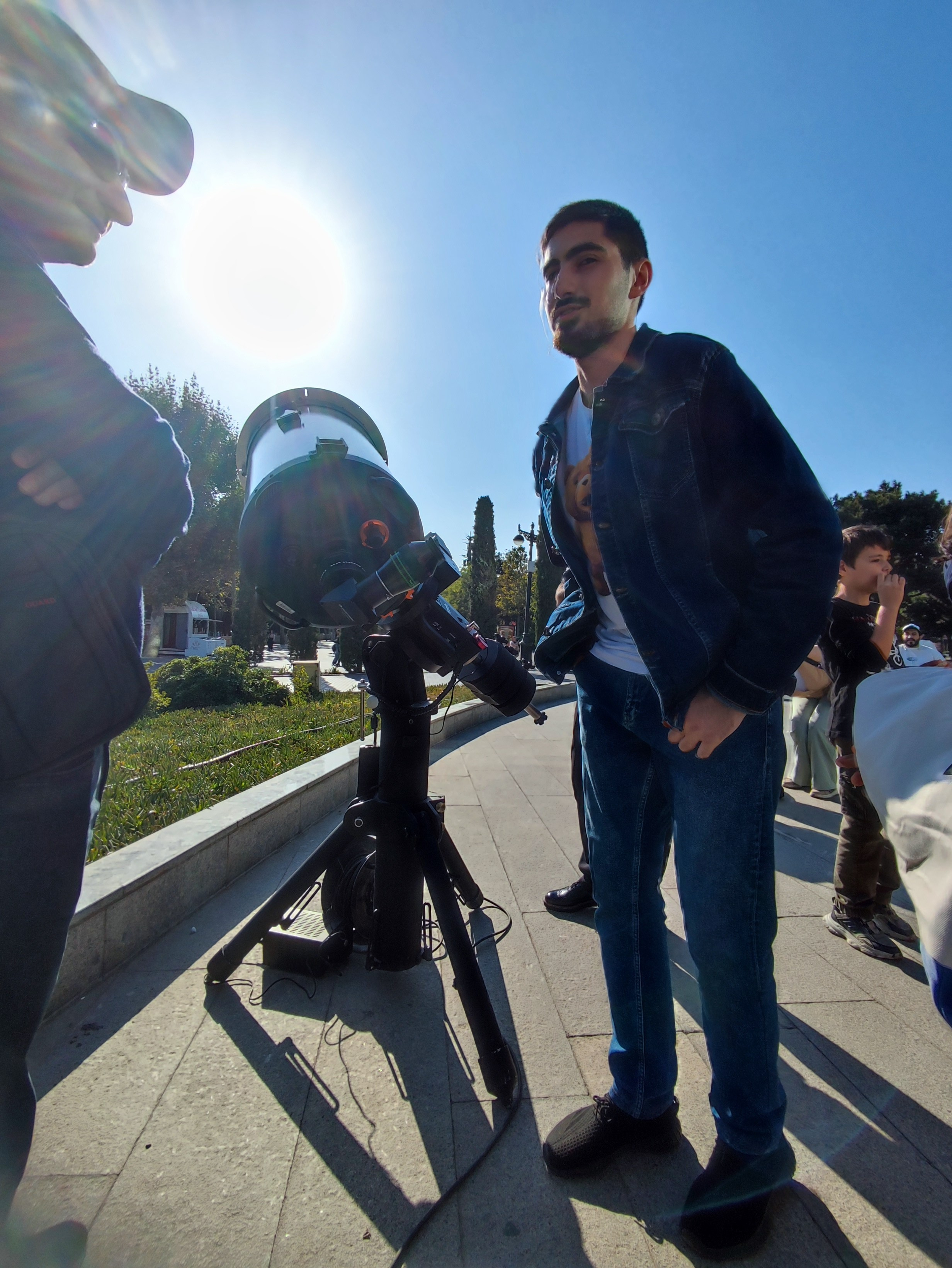 100 saat Astronomiya: Günəşin teleskopla müşahidəsi. Həvəskar Astronomlar Cəmiyyəti — Astronomy.az