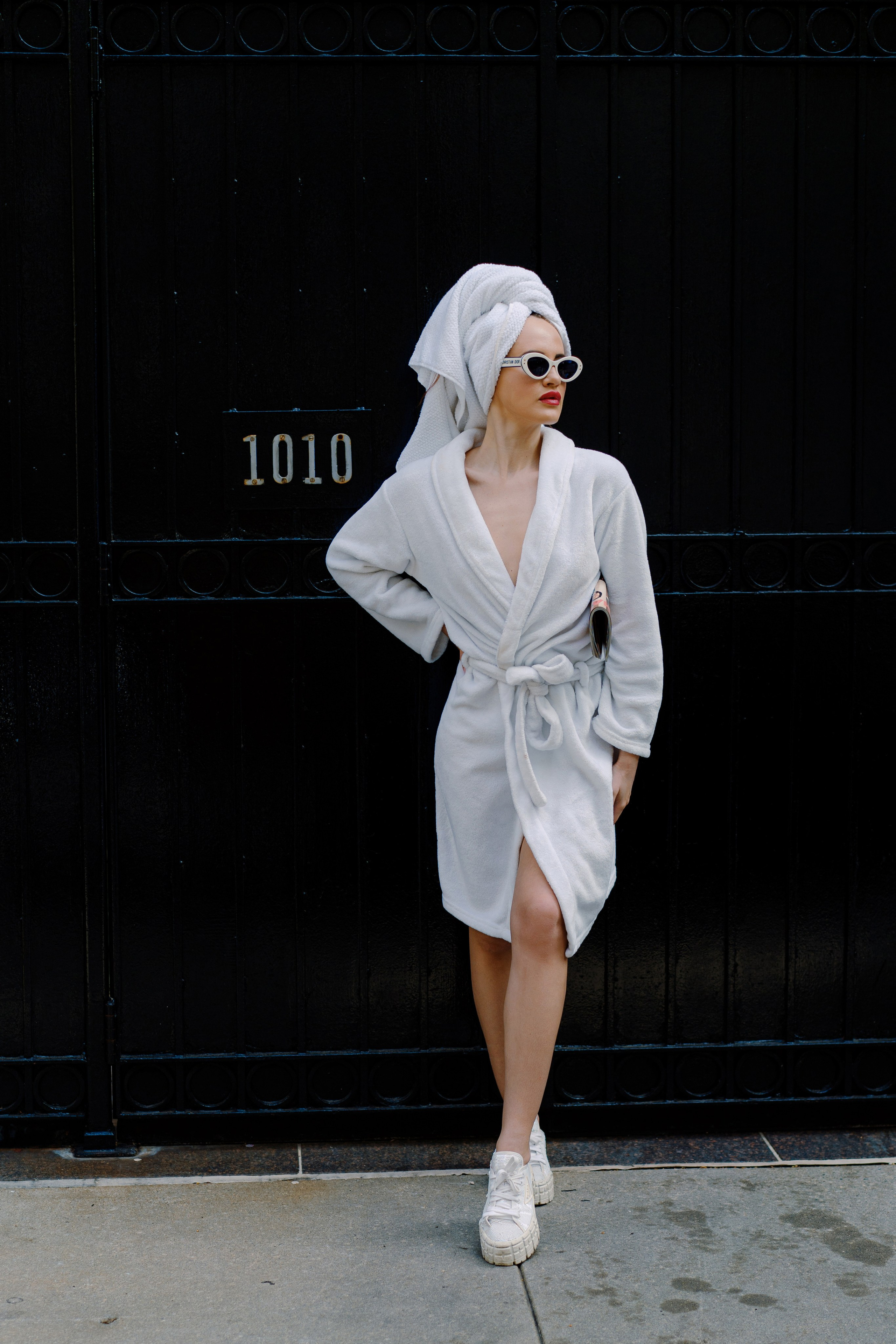 Luxury Morning Robe Photography NYC | Upper East Side Portrait Sessions. Videographer and photographer in New York // MAKAROV.VIDEO