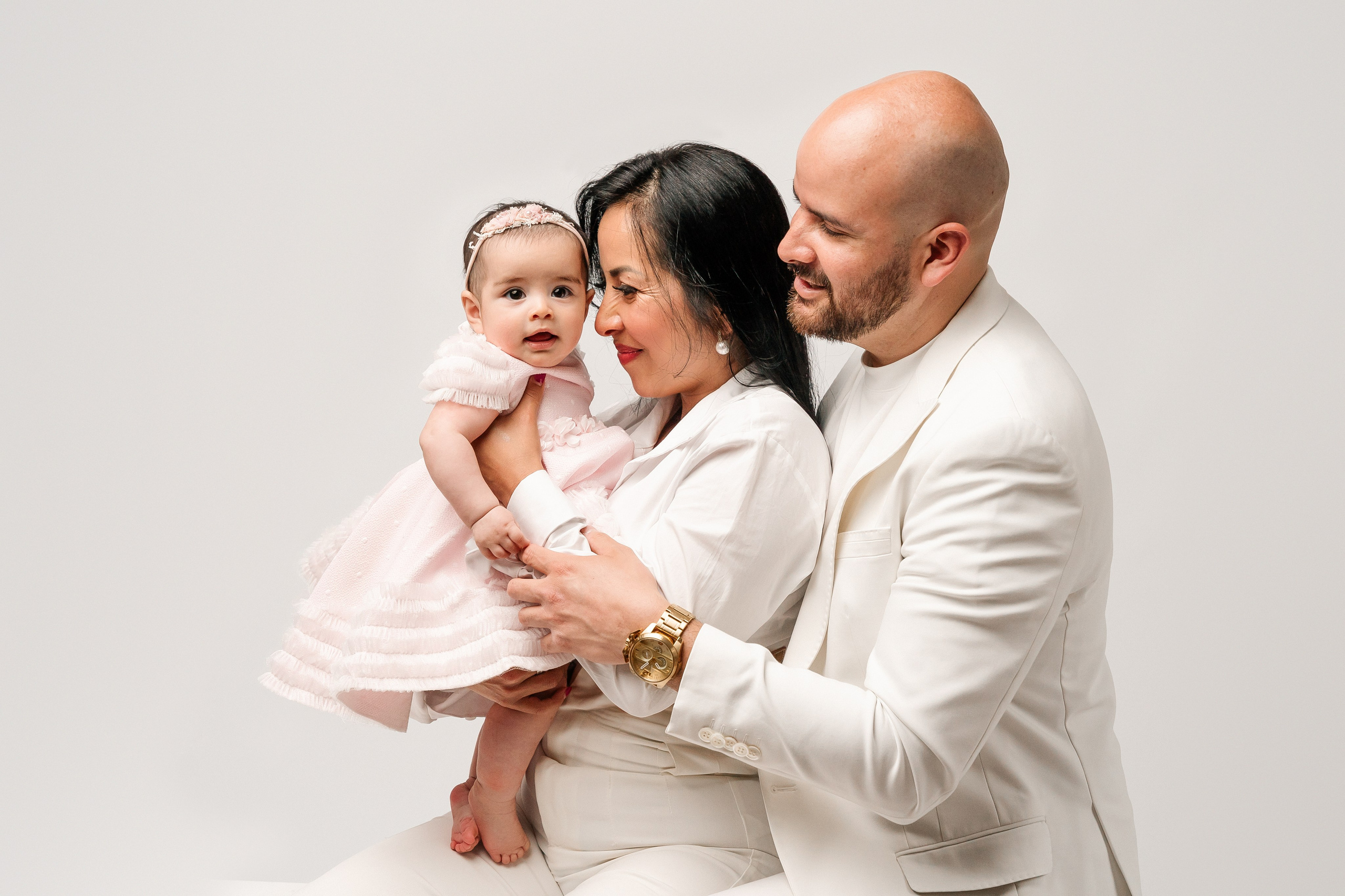 A studio milestone session for 5 months old baby Alejandra and her beautiful family❤️. Newborn and family photographer. Hills District. Sydney