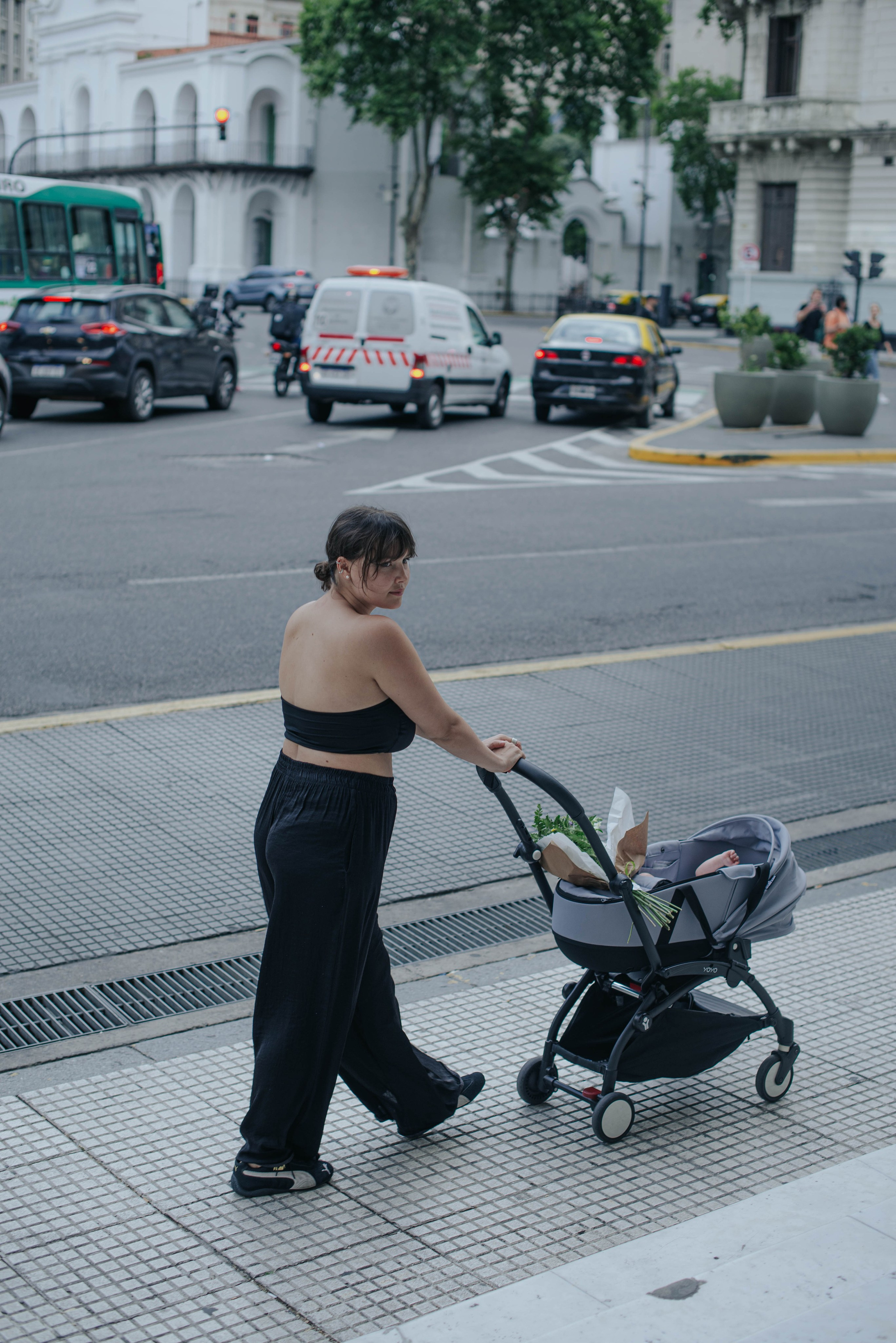 Mom Yana and Mars. Photographer @elmirkami in the city of Buenos Aires