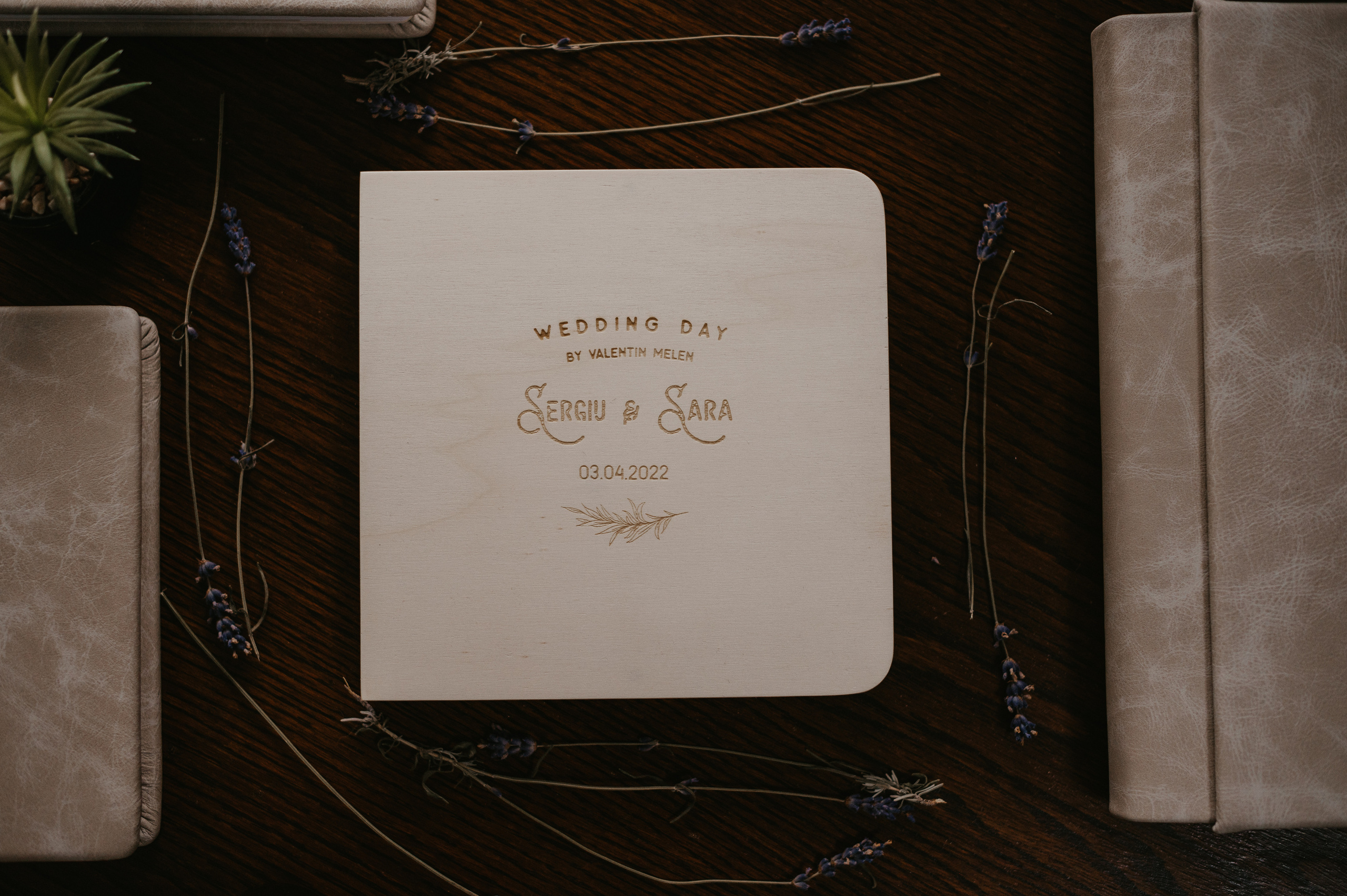 Albume foto - Wedding Box din lemn. Valentin Melen - fotograf de nunta 🤍