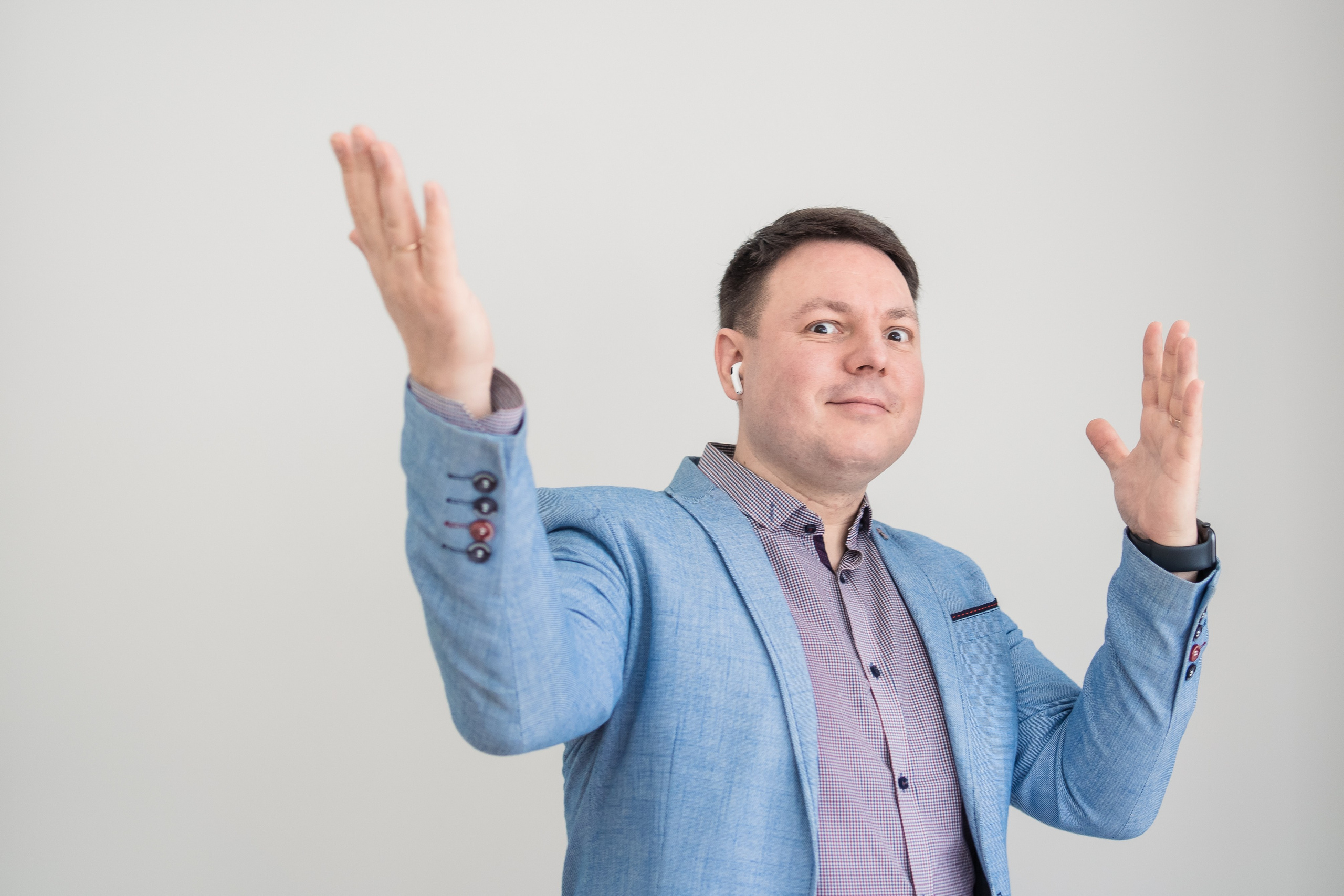 Portait photographer and videographer in Riga, Latvia, Julia Zhitluhina. Visual Artist