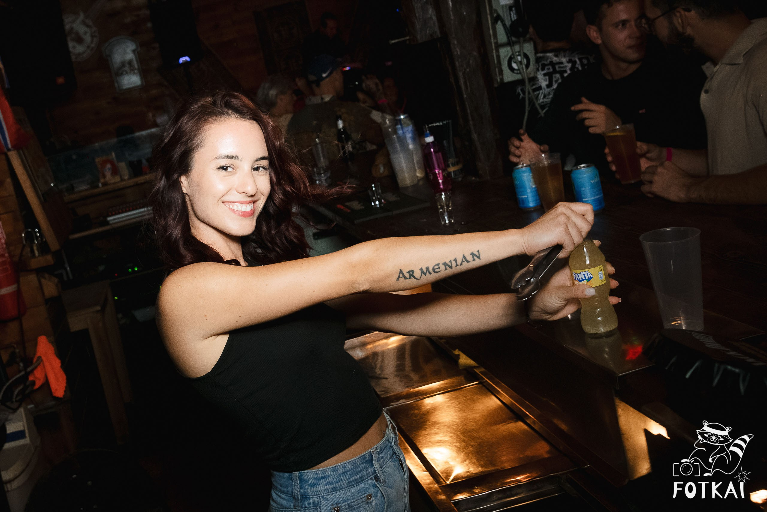 Fiesta Víspera de Festivo en El Paso Rock Bar – Hip Hop Old School | Reportaje fotográfico 08.10.2025 | FOTKAI