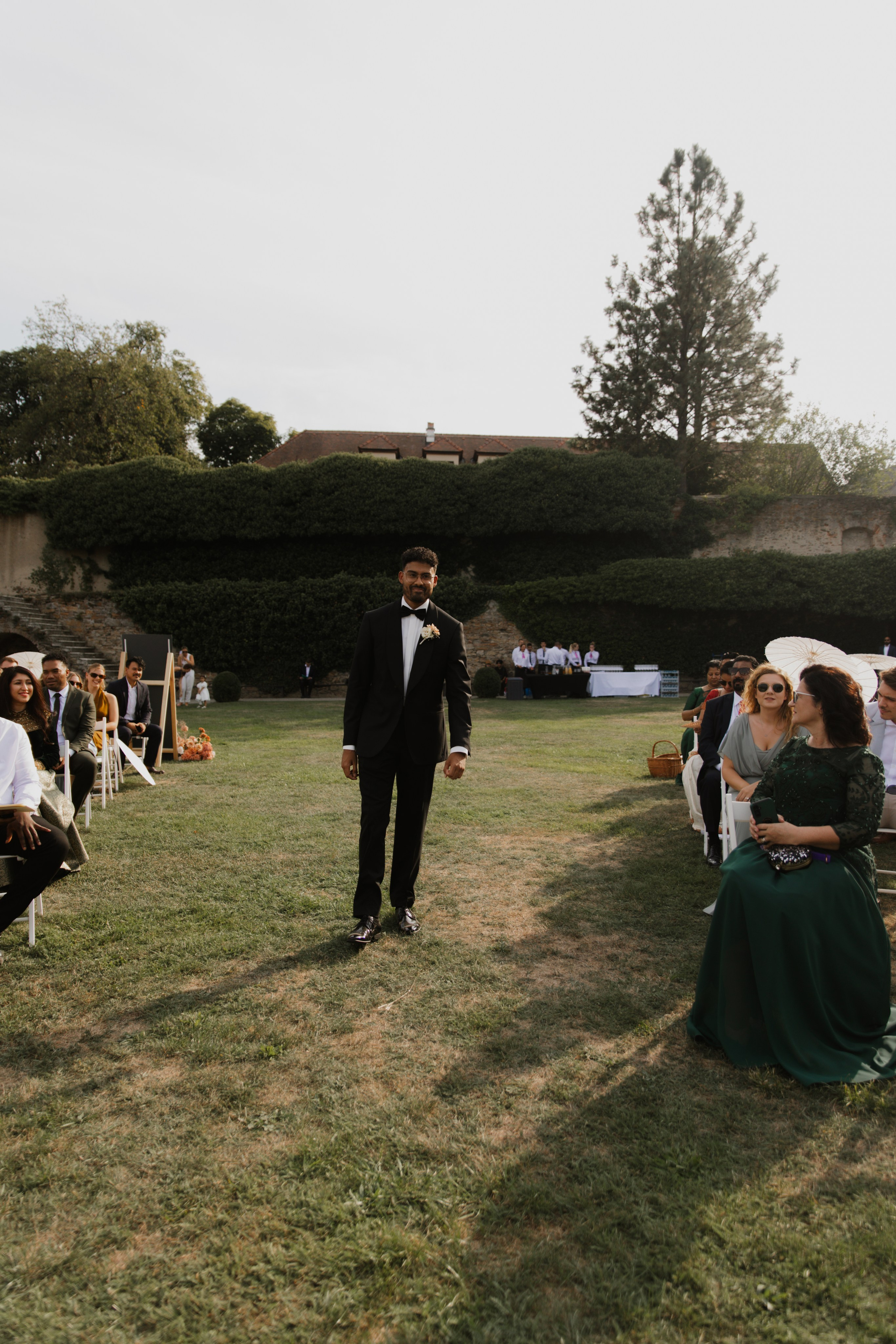 Elegant Castle Wedding in Austria | Alwin & Ruth’s Fairytale Celebration. Wedding photographer and videographer based in Timisoara, Romania