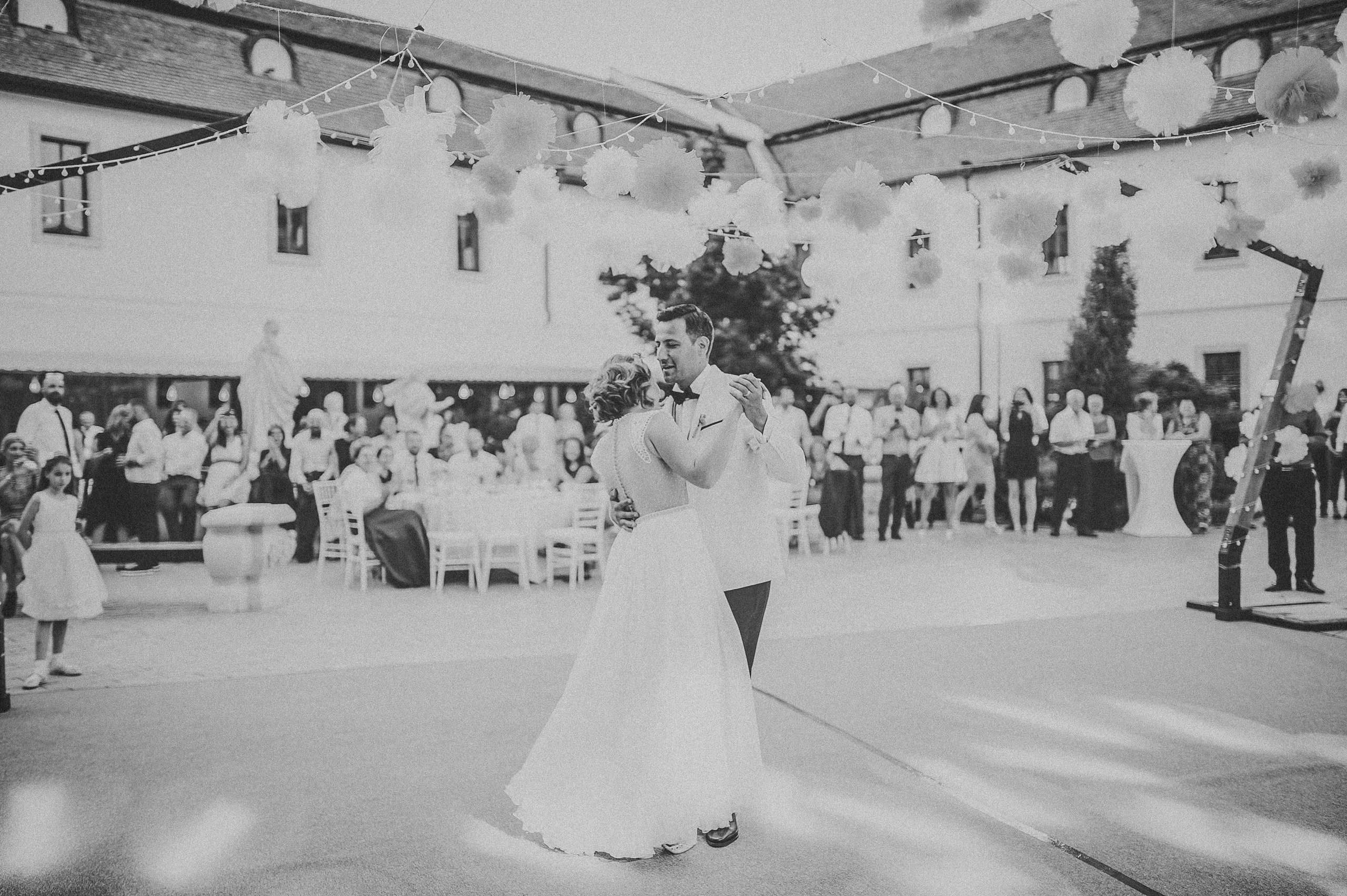 Alina și Ionuț | Fotografii Alb-Negru în Alba Iulia | Alex Vasilie. Alex Vasilie | Fotograf de Nuntă, Botez și Portret | Cluj-Napoca