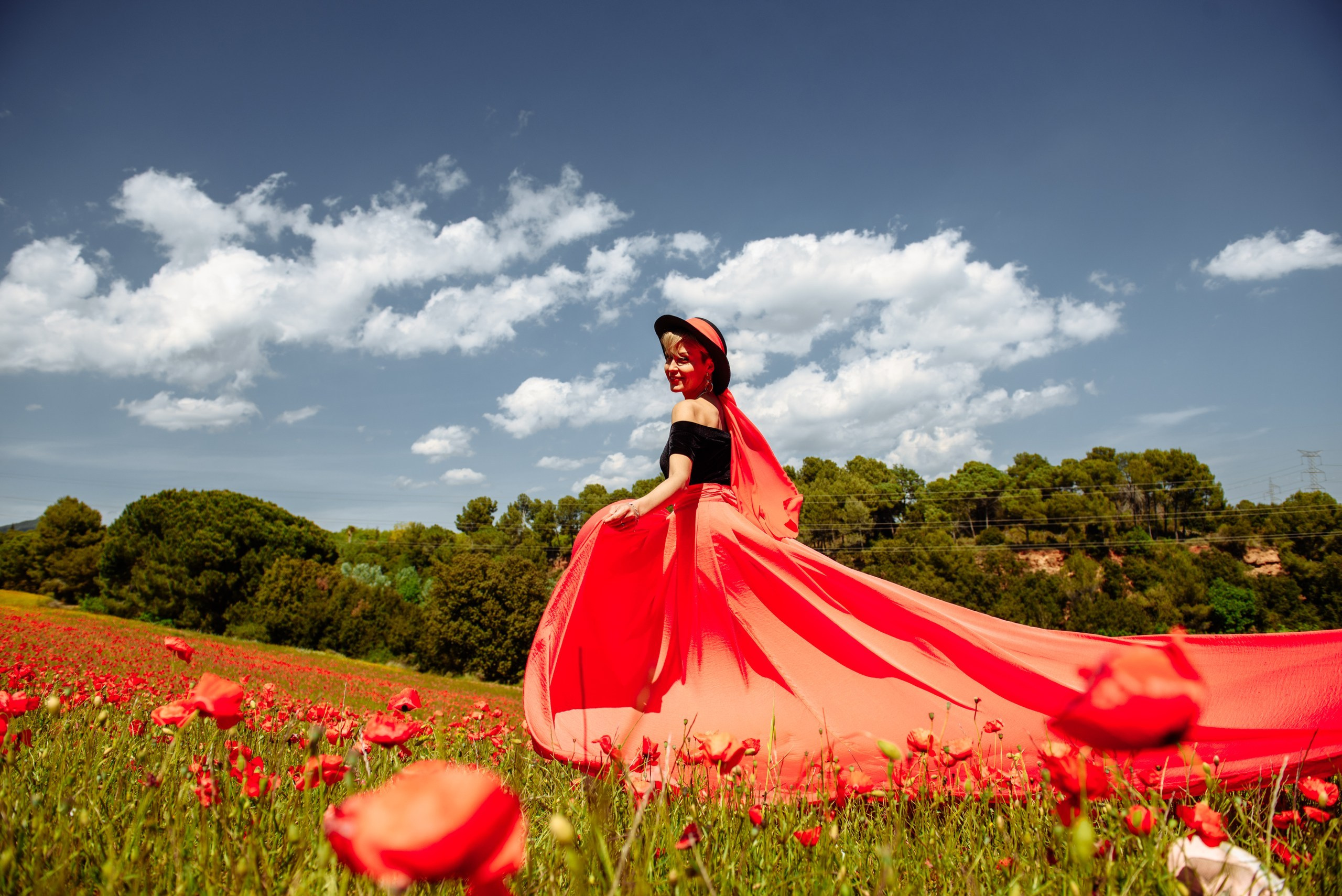 Olga Campos flores rojos. Фотограф Екатерина Гасанова — фотосессии в Барселоне