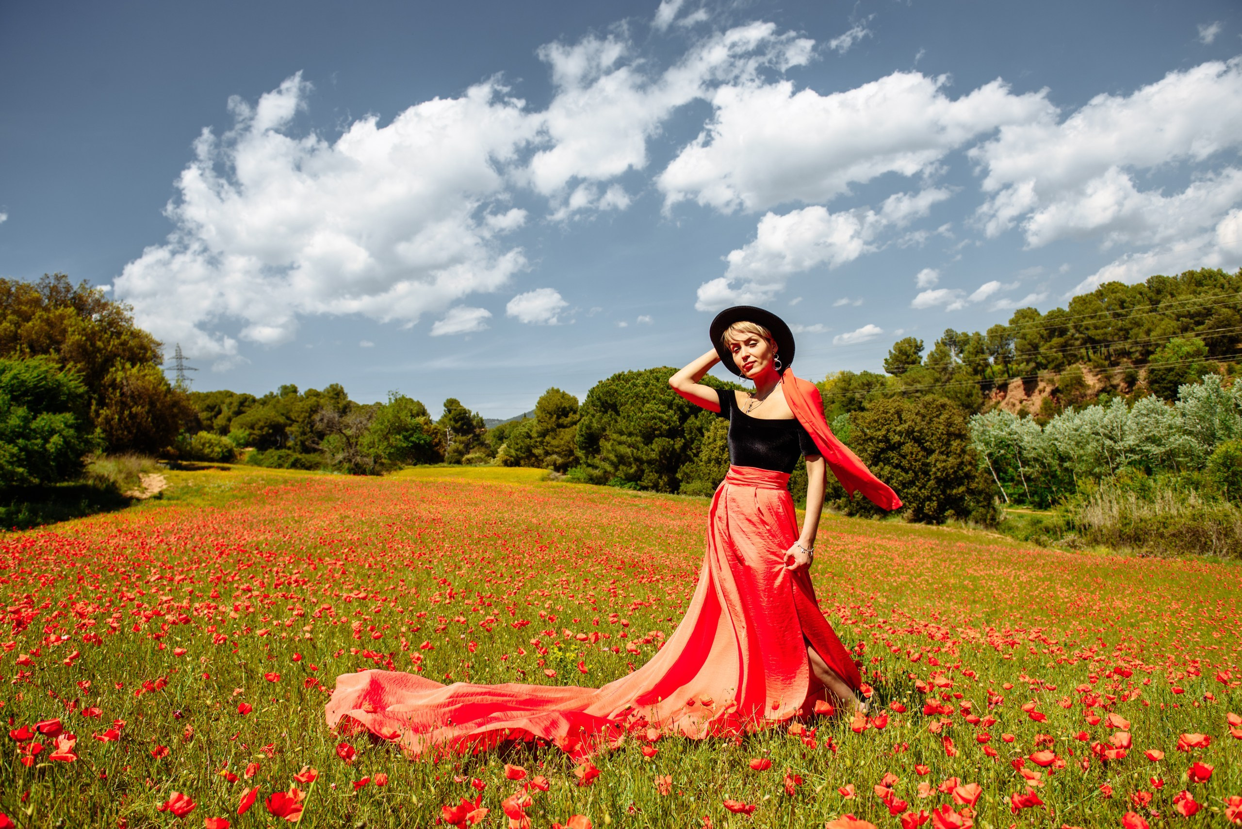 Olga Campos flores rojos. Фотограф Екатерина Гасанова — фотосессии в Барселоне