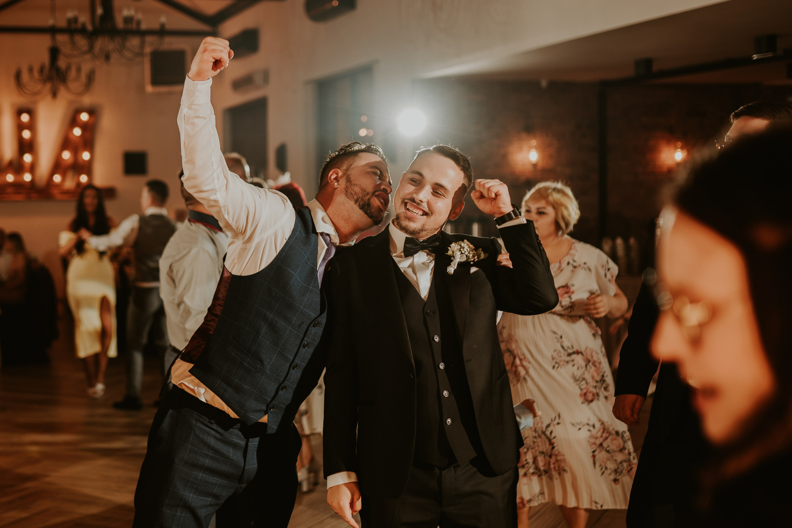 Trzy Drzewa: wspaniała uroczystość Wiktorii i Kamila. Karkowskafoto - fotografia miłości