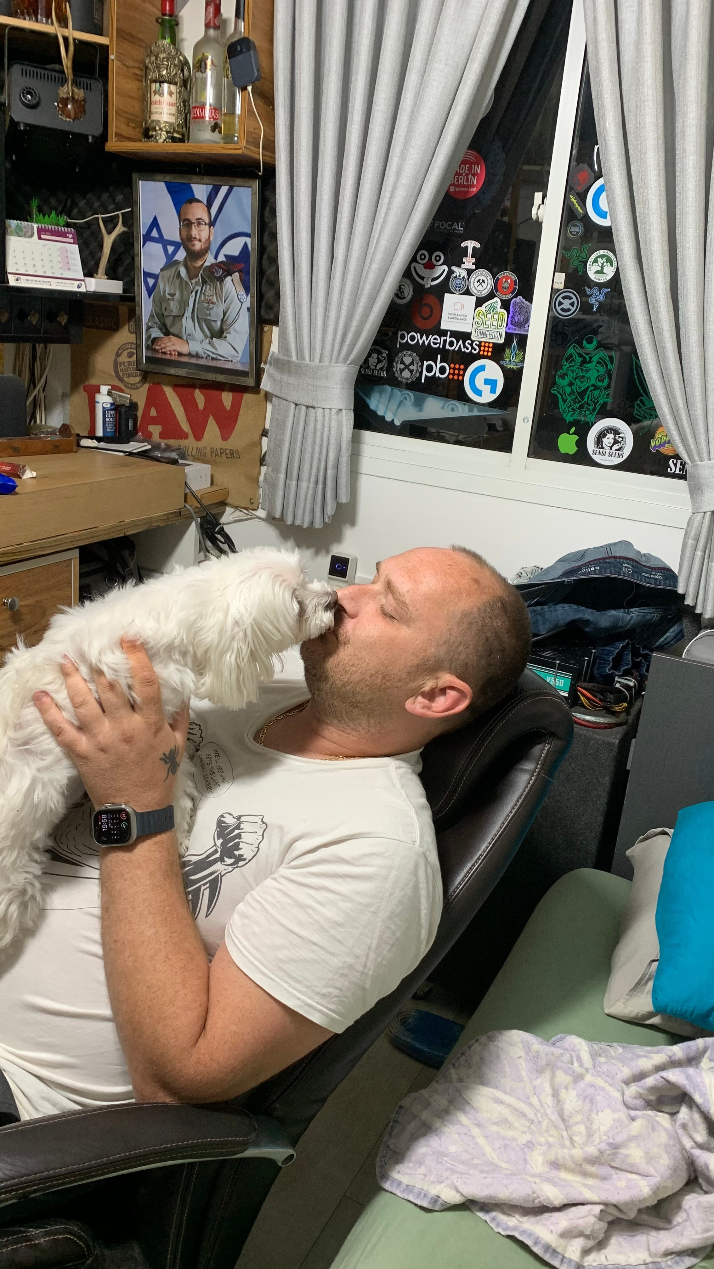 A dog I kept for him - Babysitter