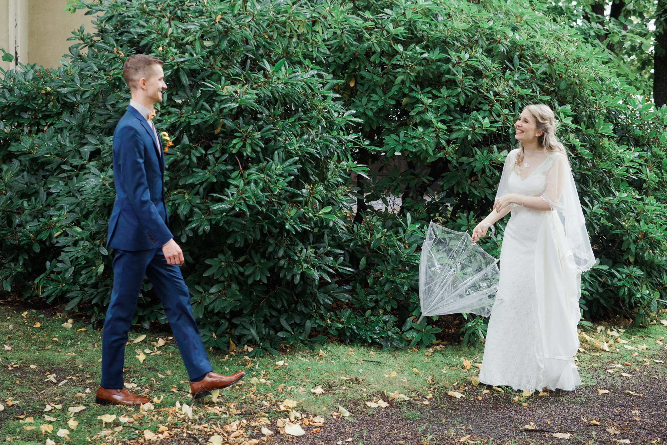 Syksyinen hääkuvaus Helsingissä: Sokos hotelli, ortodoksinen vihkiminen ja Relandersgrund Majakkalaiva