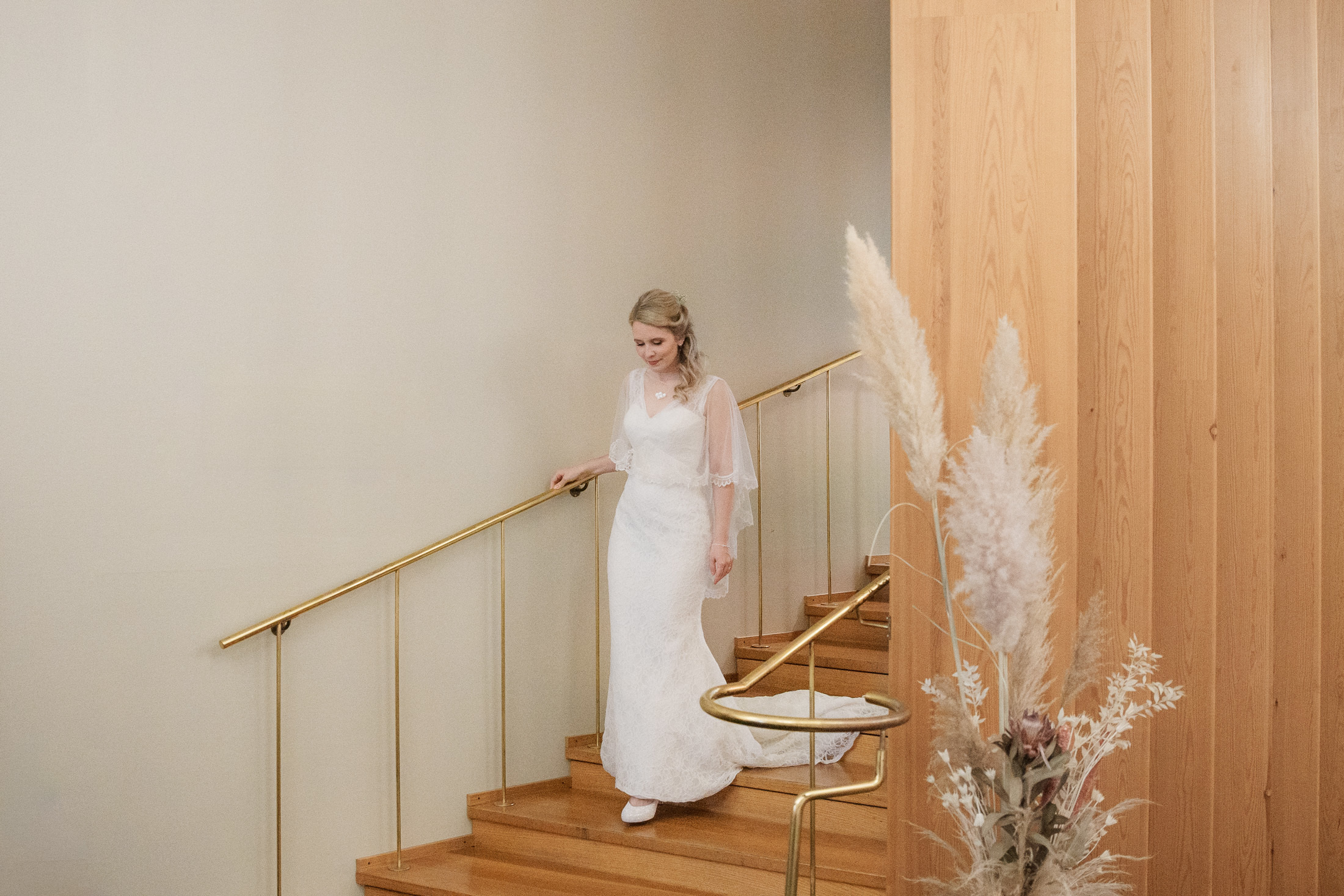 Syksyinen hääkuvaus Helsingissä: Sokos hotelli, ortodoksinen vihkiminen ja Relandersgrund Majakkalaiva